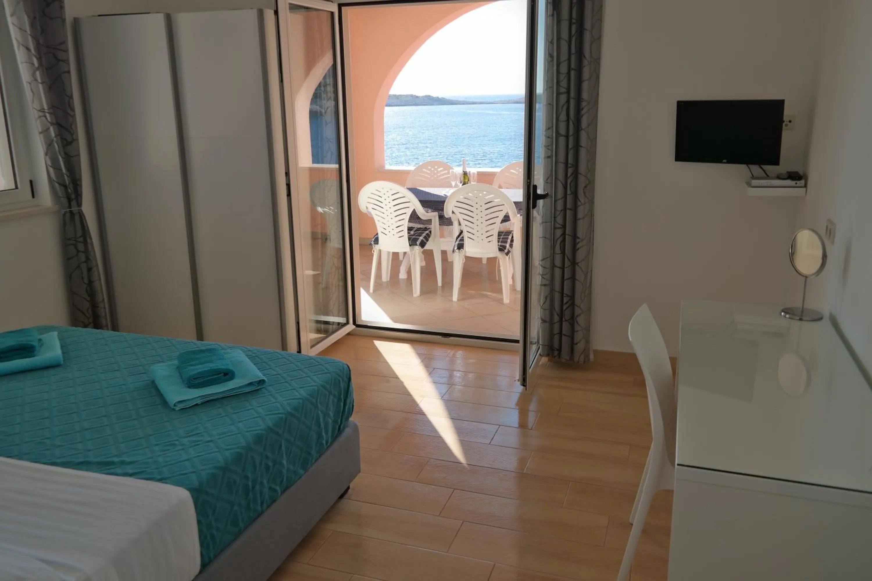 Bedroom, Bed in Direkt am Meer-Apartments Puntaplanka