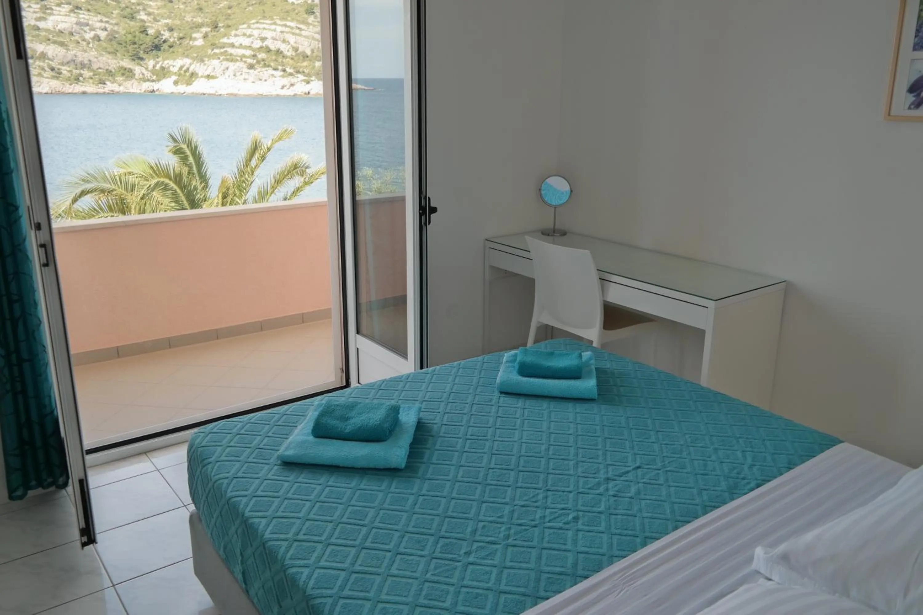 Bedroom, Bed in Direkt am Meer-Apartments Puntaplanka