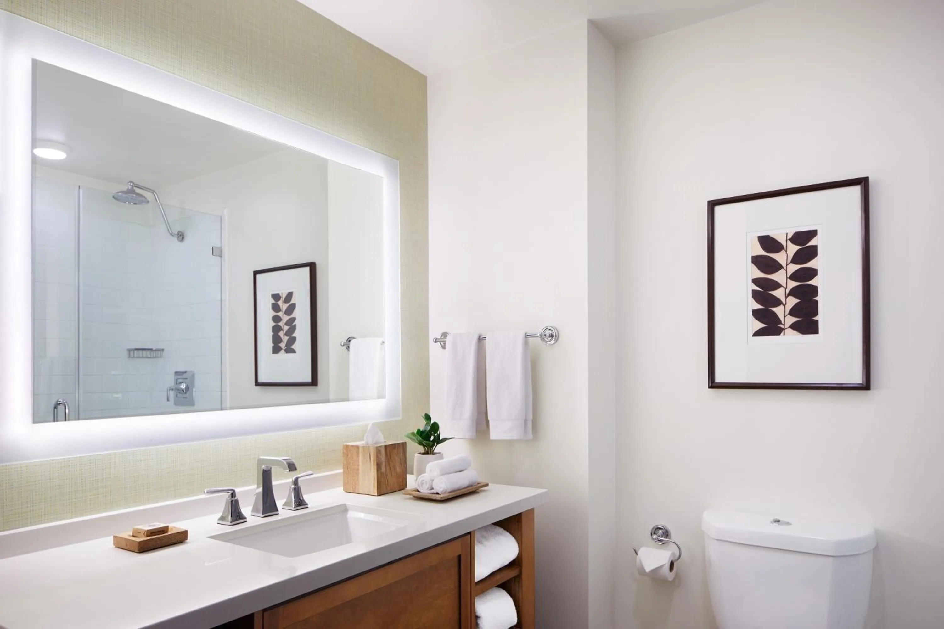 Bathroom in Ambrose Hotel