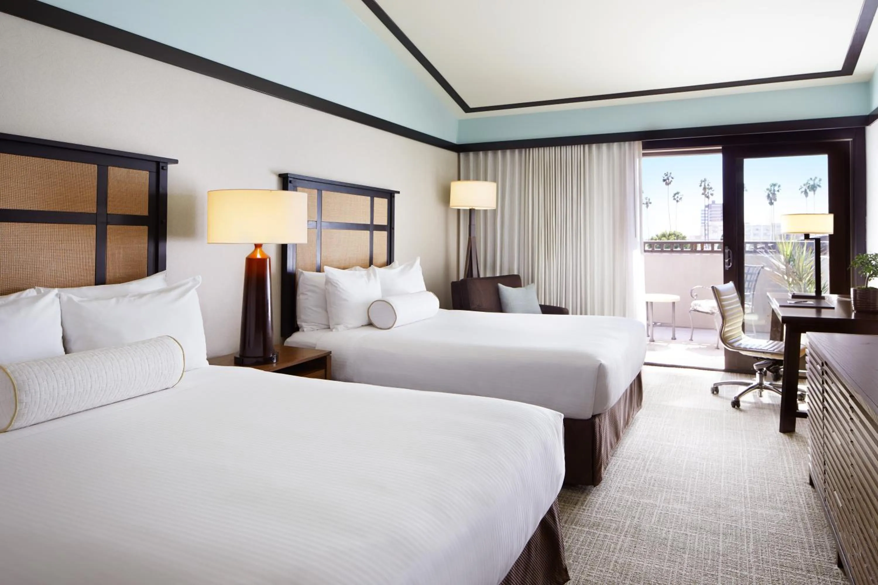 Bedroom, Bed in Ambrose Hotel