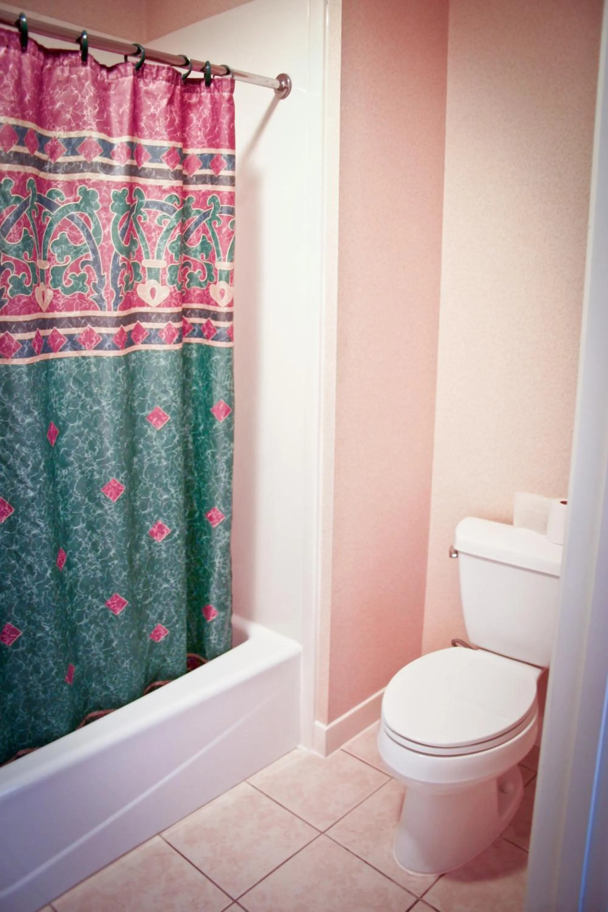 Bathroom in La Mirage Inn LAX Airport