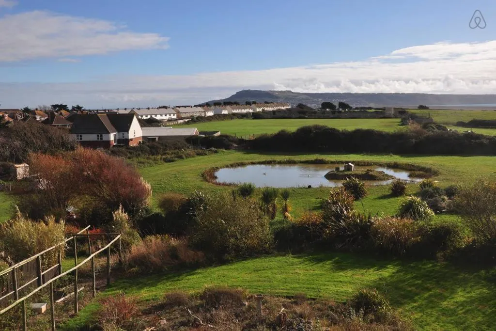 Lake view in Swallows Rest