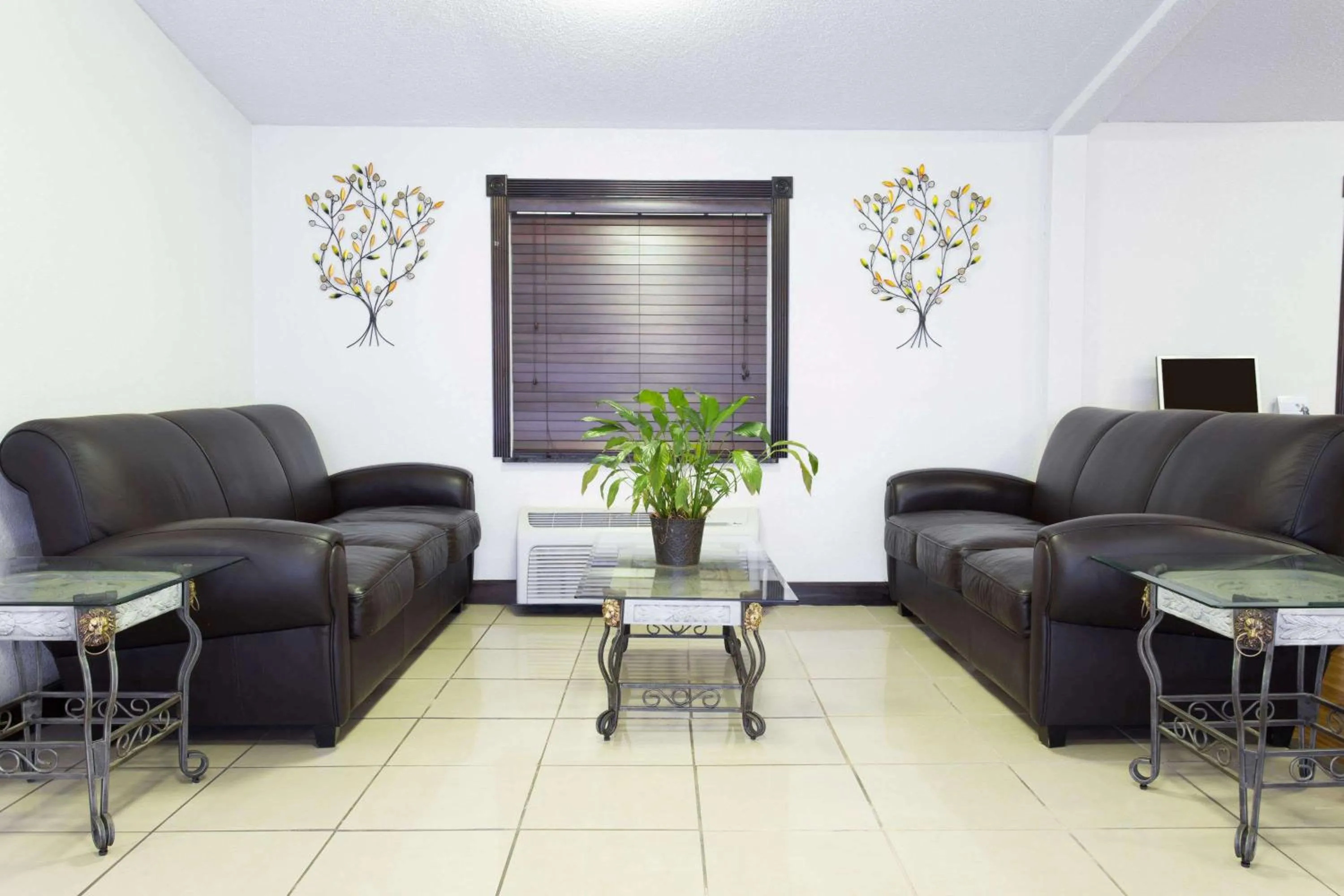 Lobby or reception in Days Inn by Wyndham Virginia Beach Town Center
