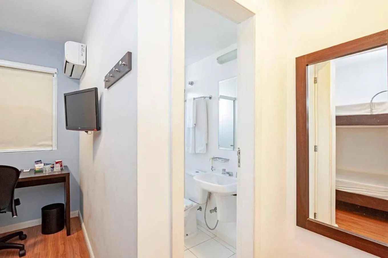 Bathroom in Camboriu Express