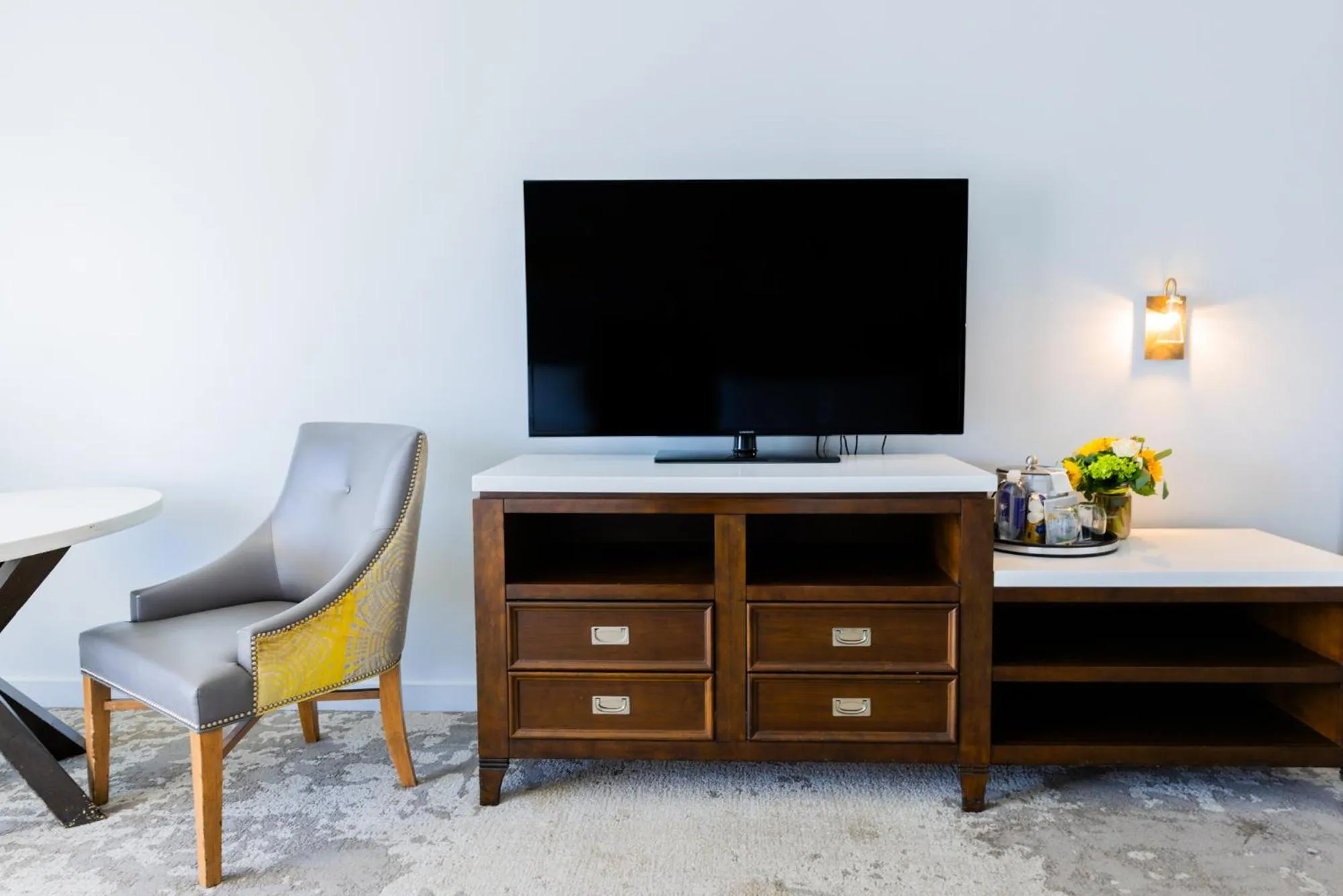 TV and multimedia in Lakehouse Resort