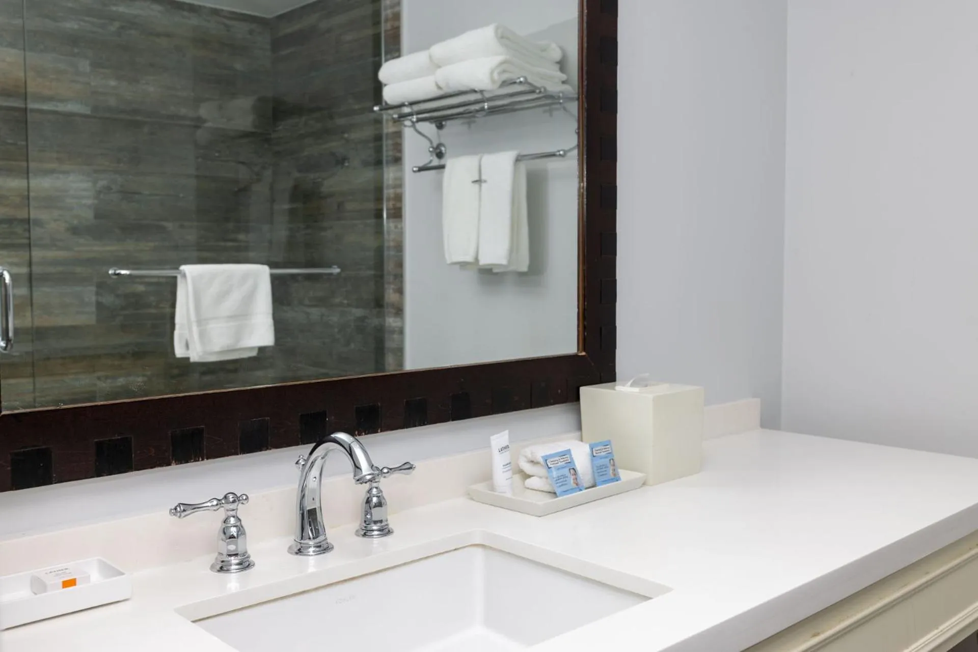 Bathroom in Lakehouse Resort