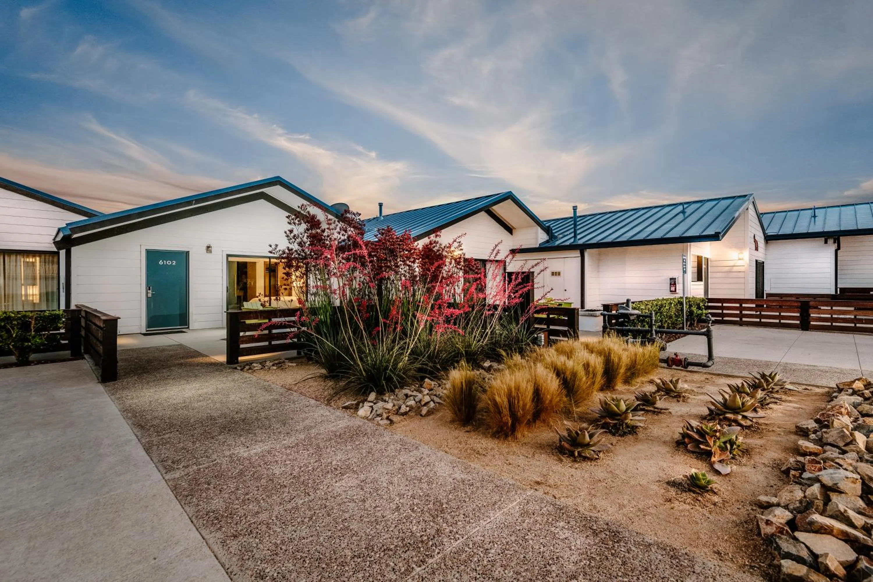 Property building in Lakehouse Resort