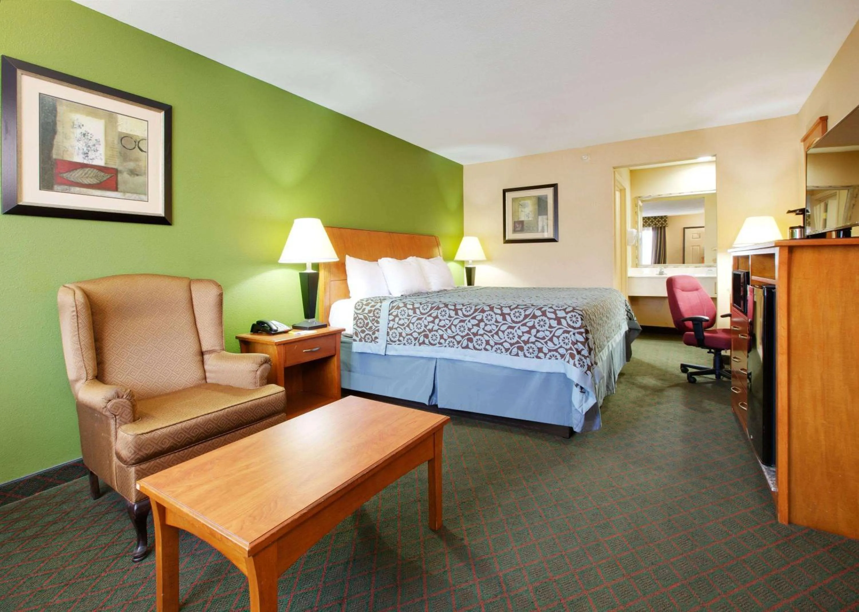 Photo of the whole room, Bed in Hotel Blue Fairfield TX