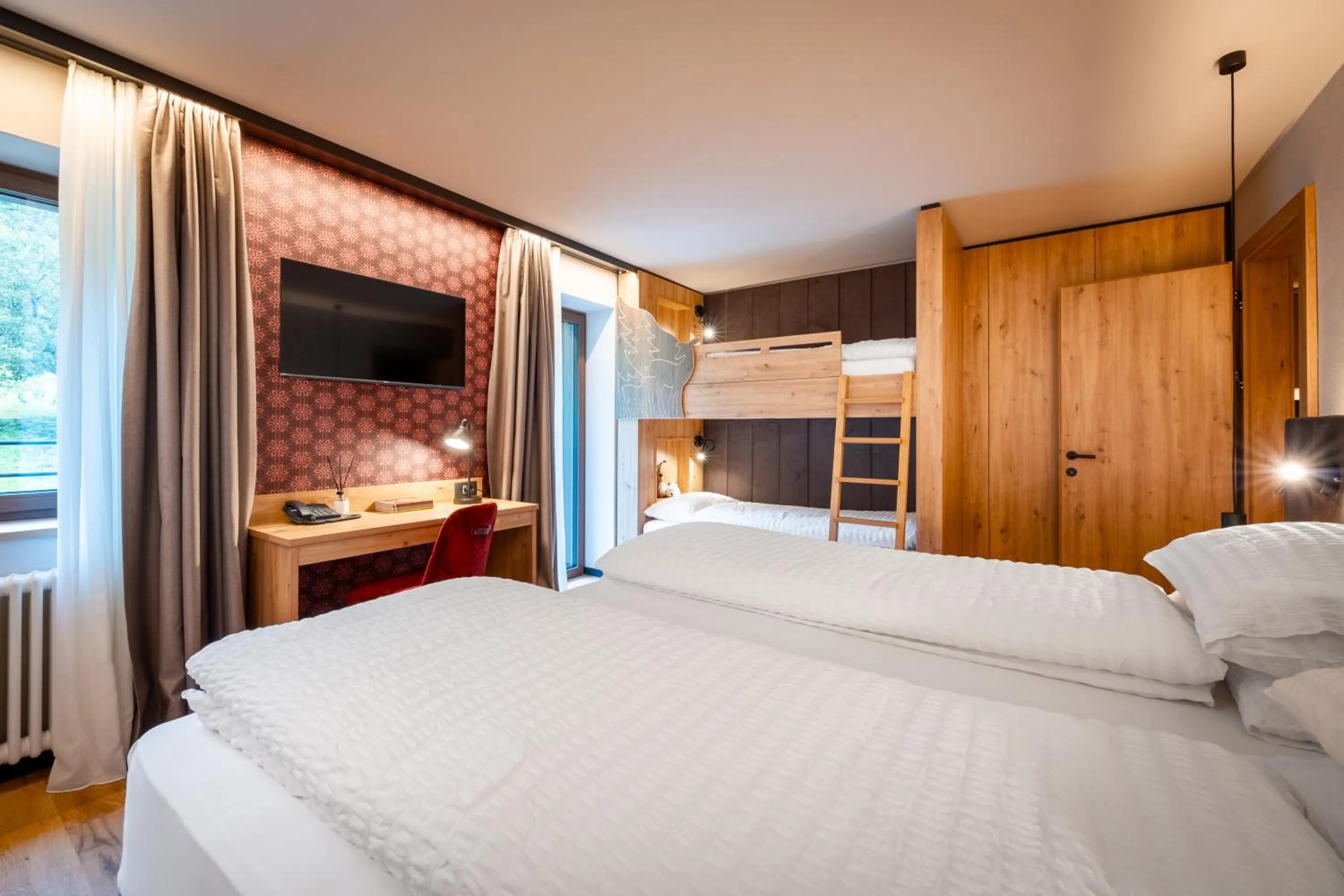 Photo of the whole room, Bed in Hotel Vioz