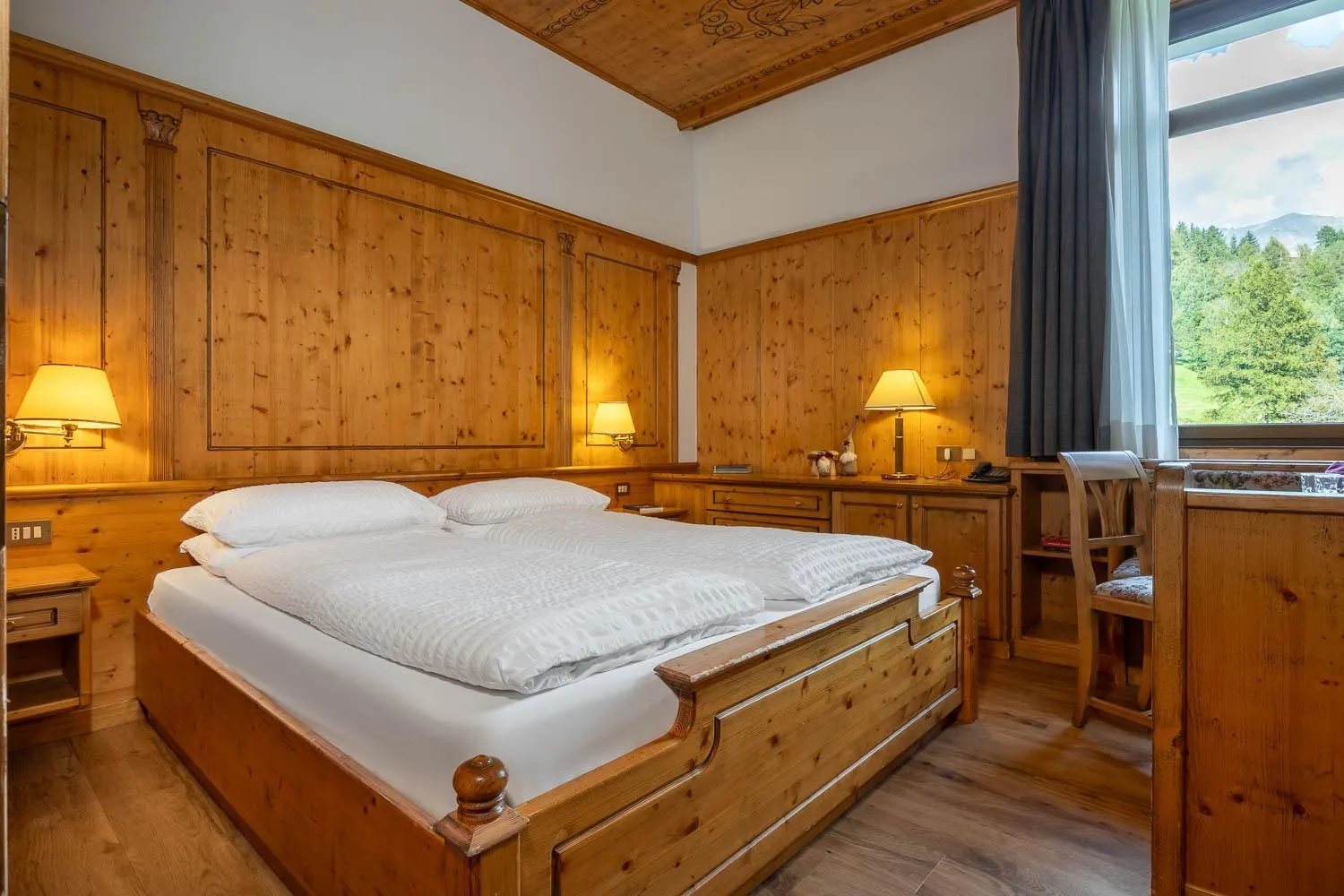 Bedroom, Bed in Hotel Vioz