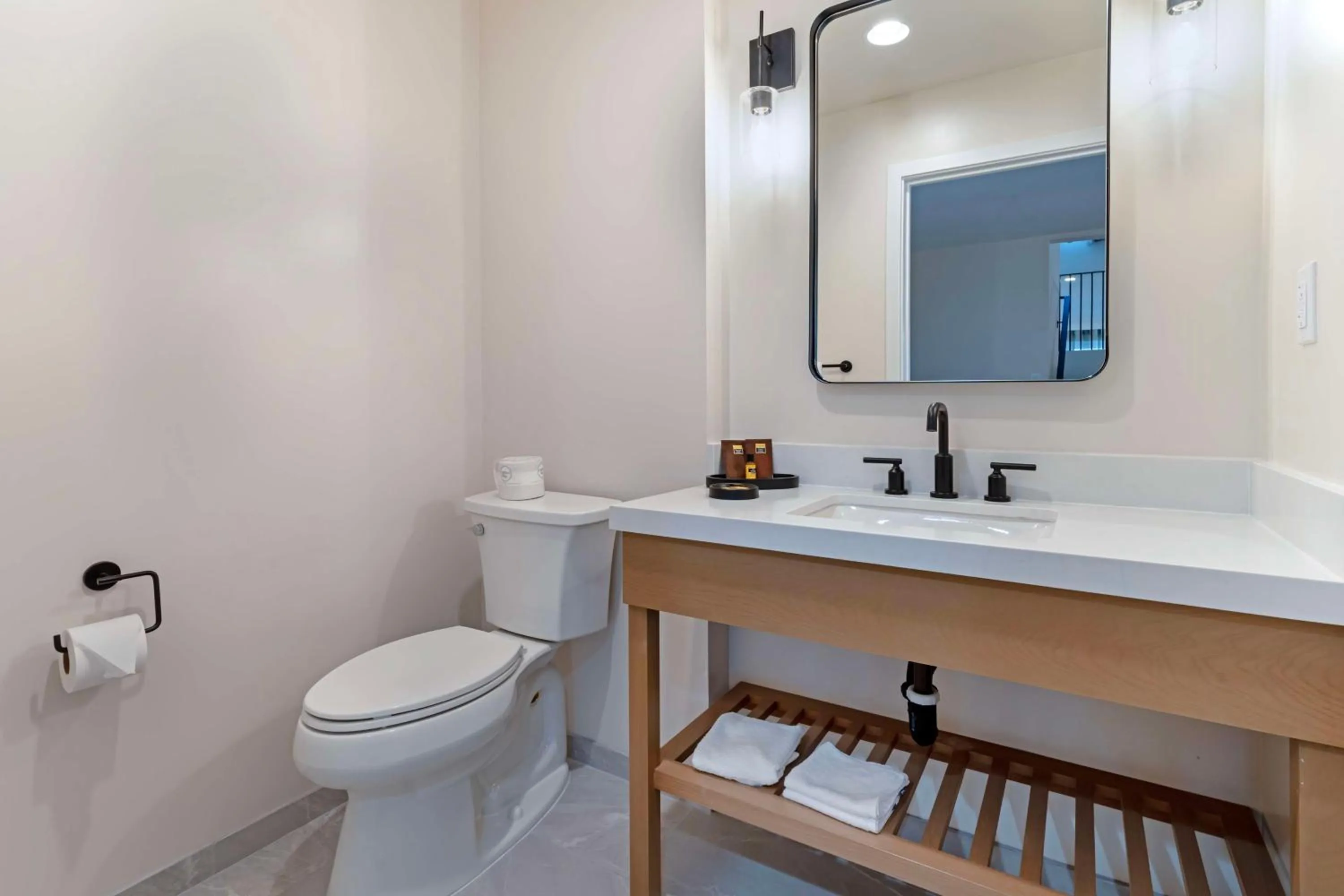 Bathroom in Best Western Plus Inn at the Vines