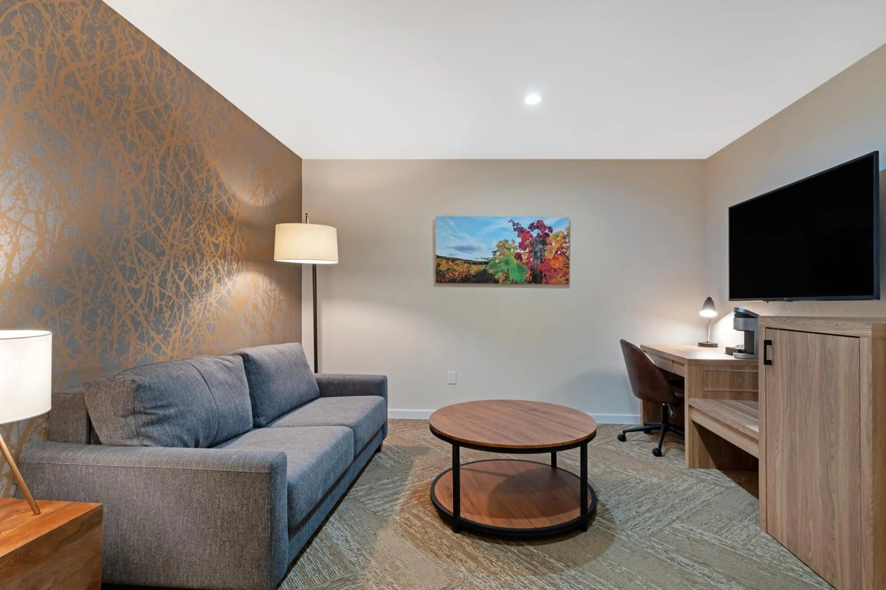 Living room in Best Western Plus Inn at the Vines
