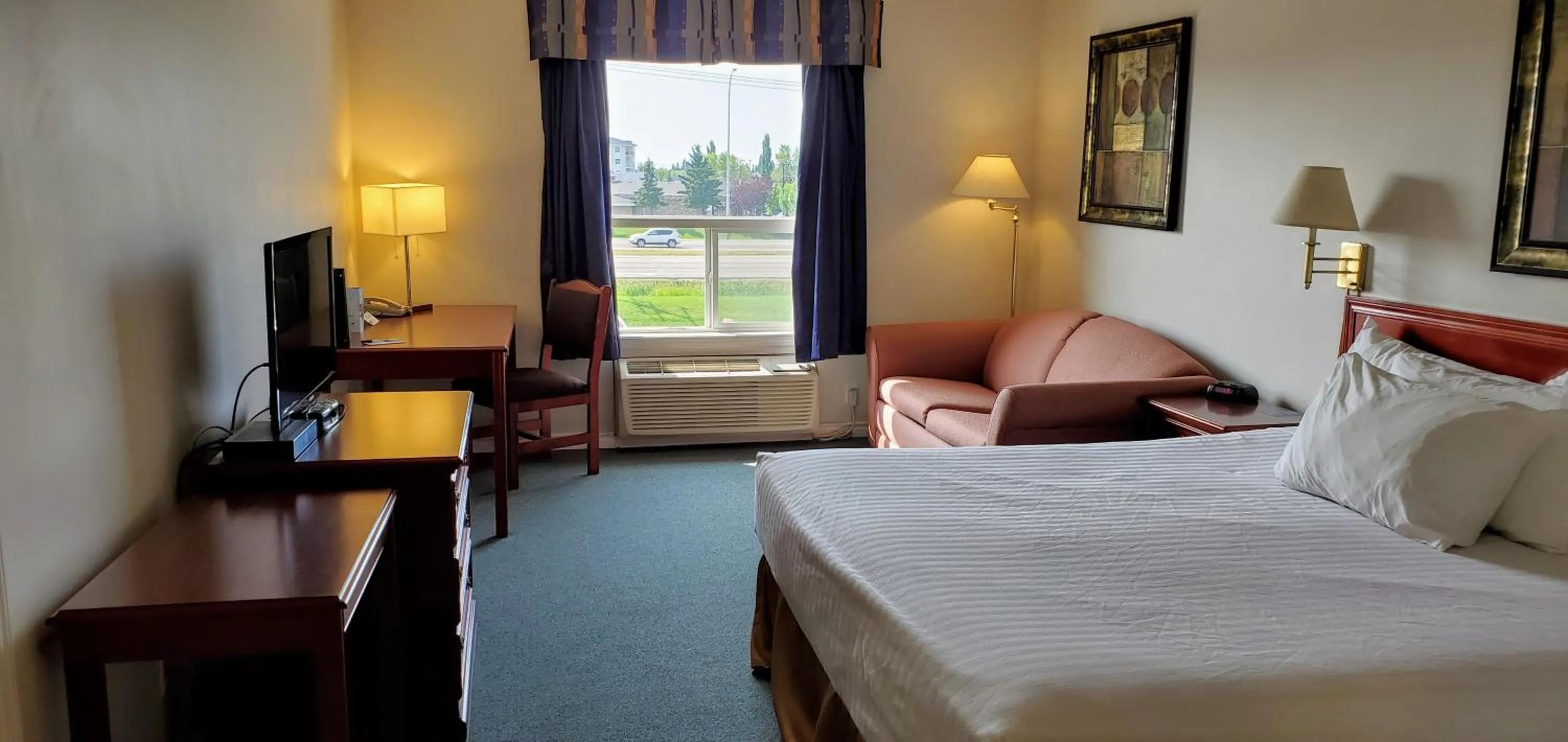 Bed in Travelodge by Wyndham Stony Plain