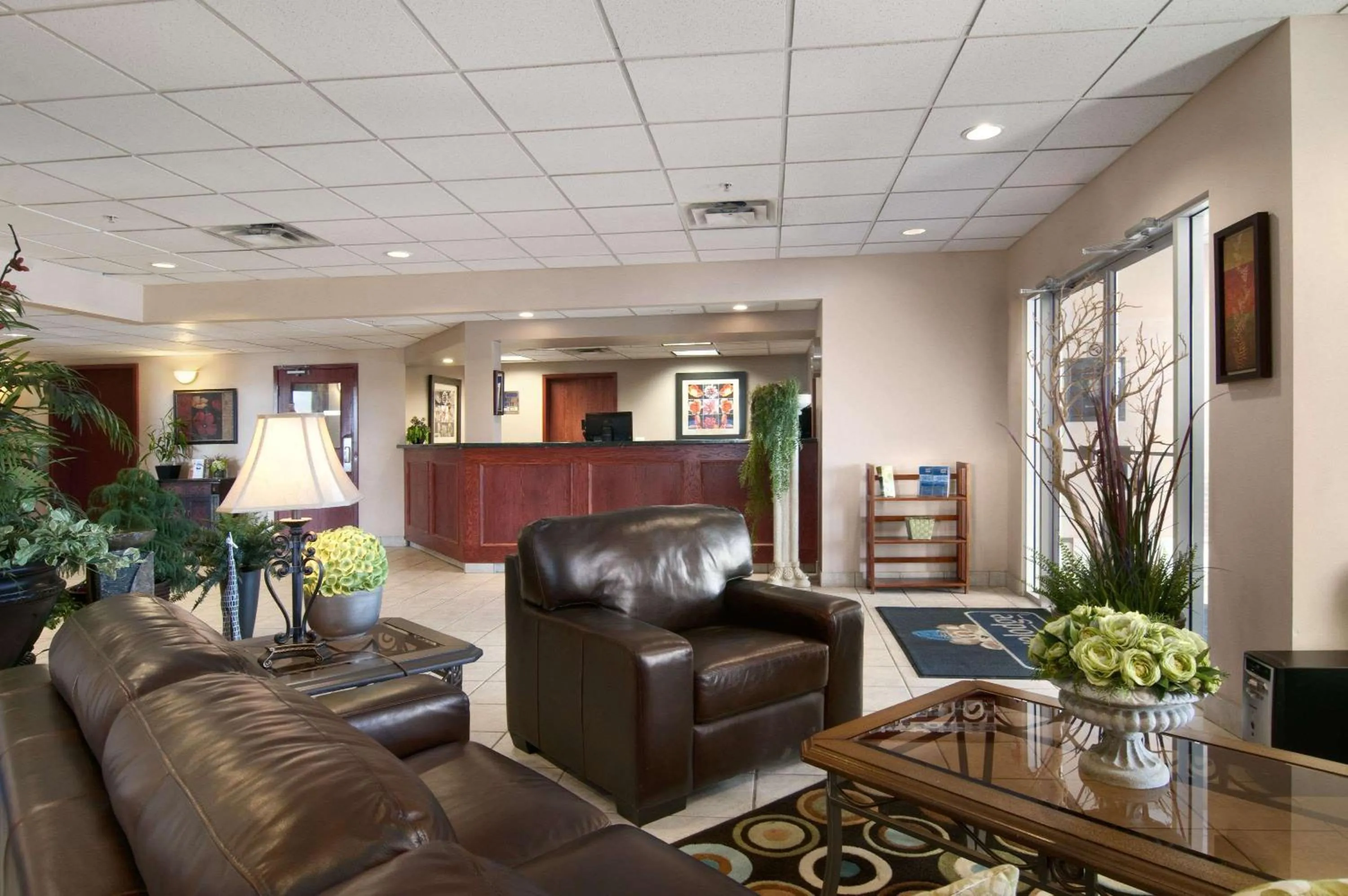 Lobby or reception in Travelodge by Wyndham Stony Plain