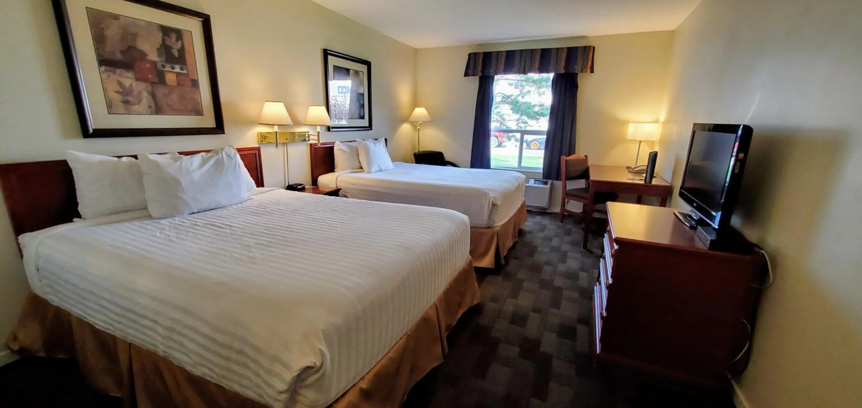 Bed in Travelodge by Wyndham Stony Plain