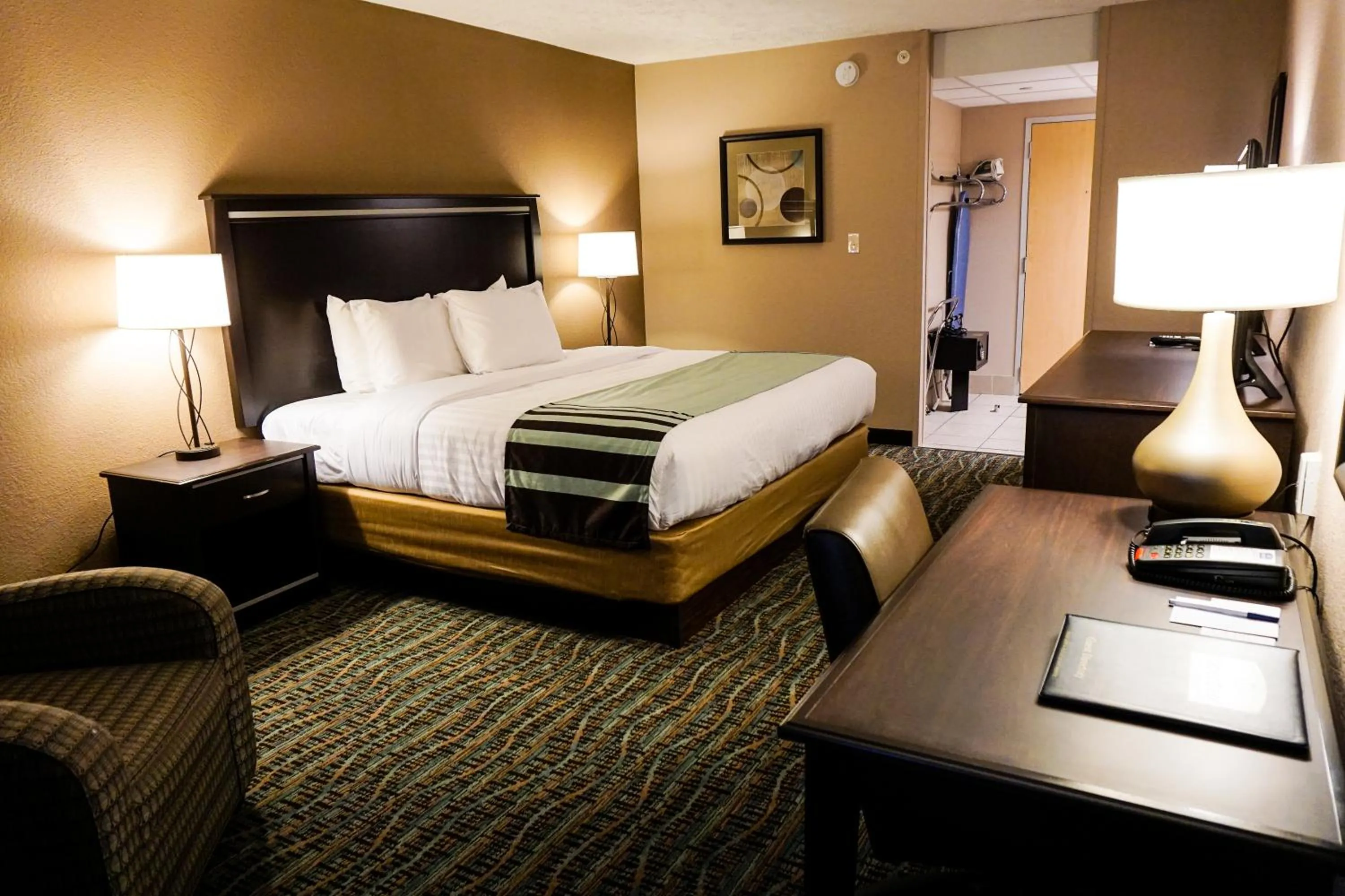 Photo of the whole room in Boarders Inn & Suites by Cobblestone Hotels - Grand Island