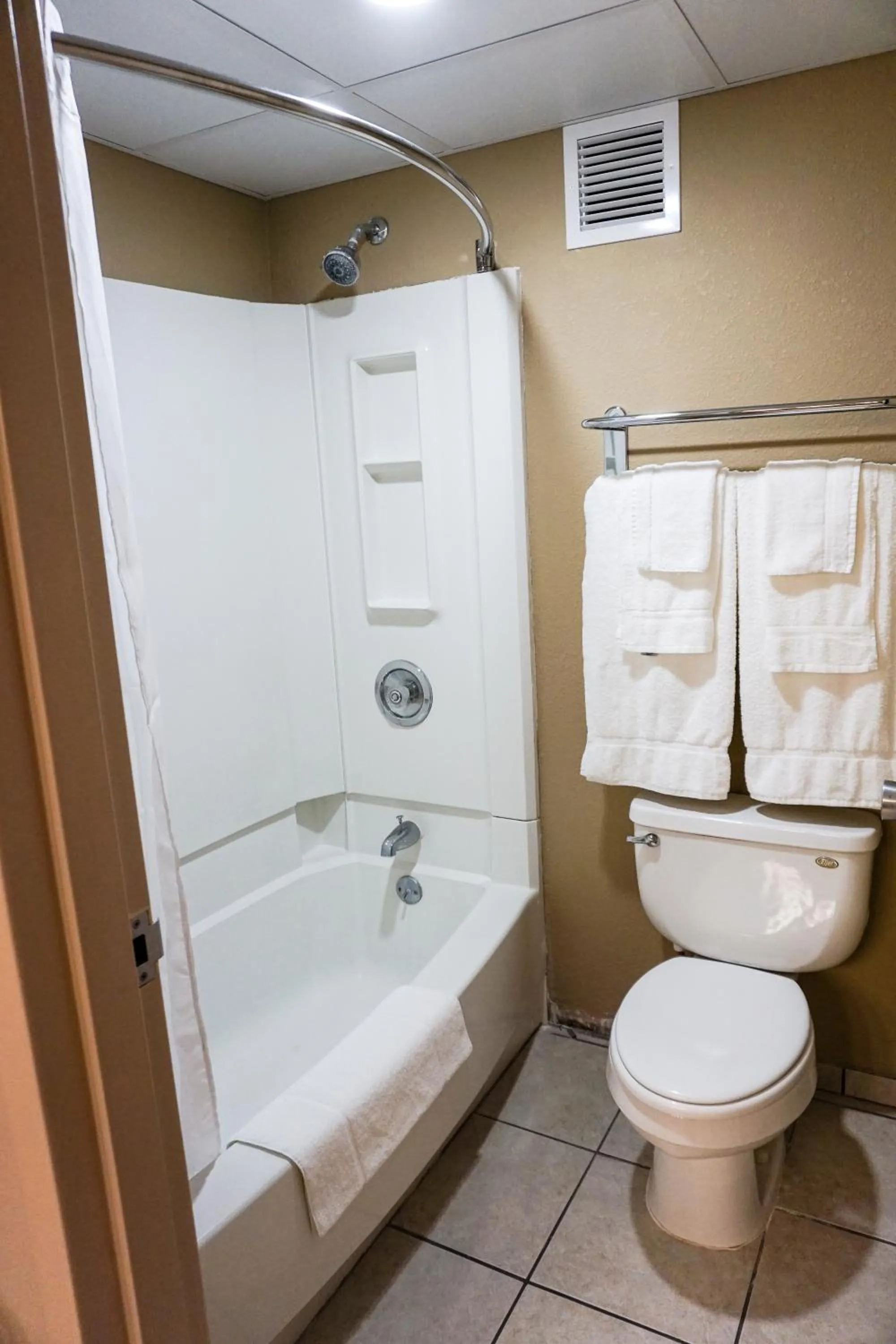 Toilet in Boarders Inn & Suites by Cobblestone Hotels - Grand Island