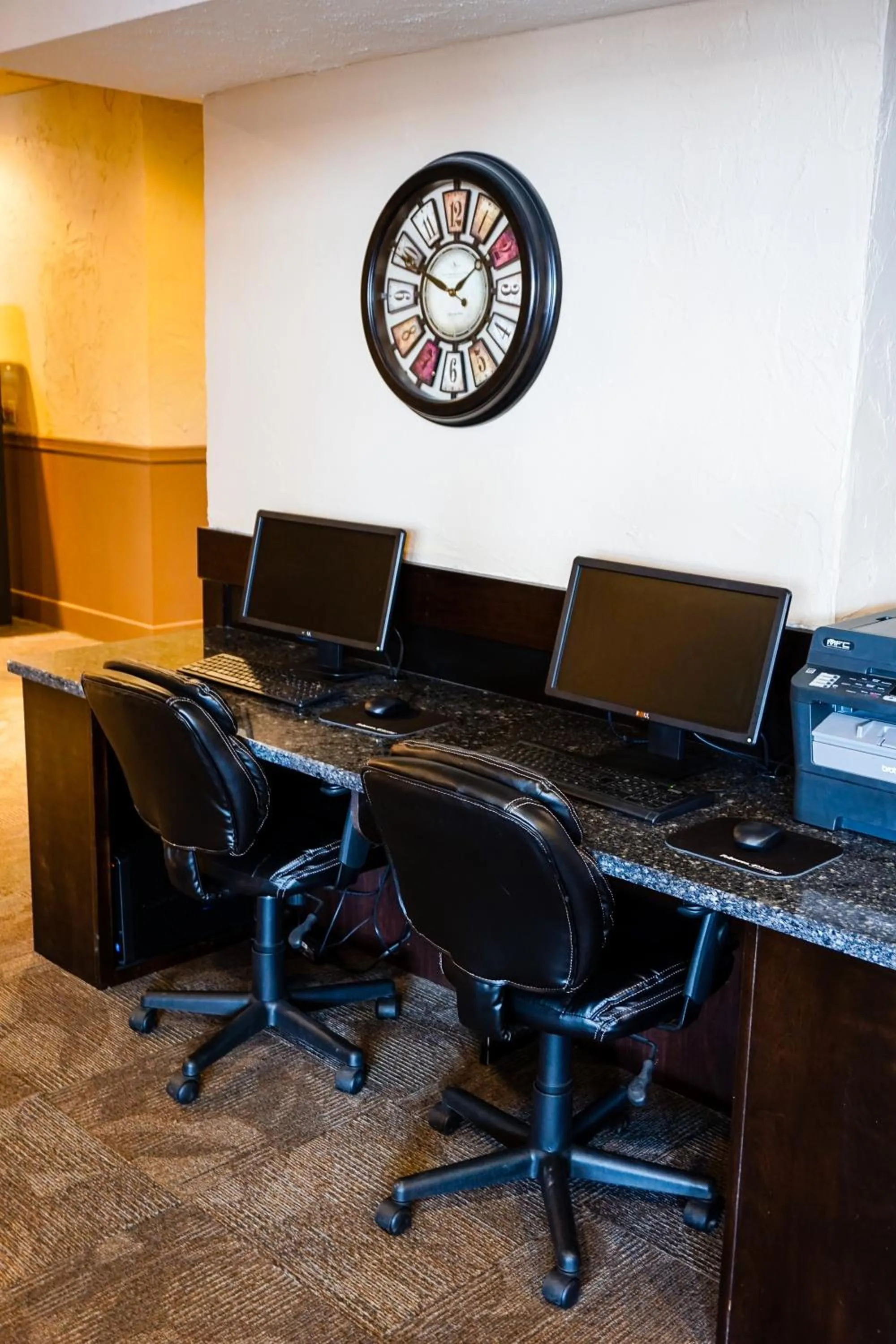 Business facilities in Boarders Inn & Suites by Cobblestone Hotels - Grand Island