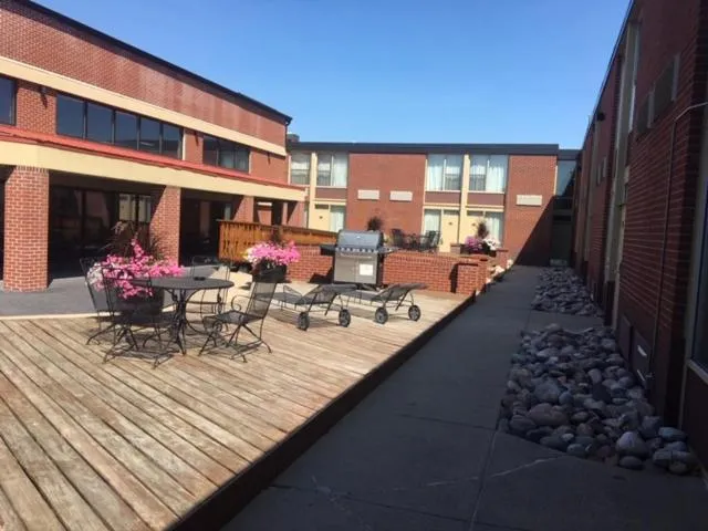 Patio in Boarders Inn & Suites by Cobblestone Hotels - Grand Island