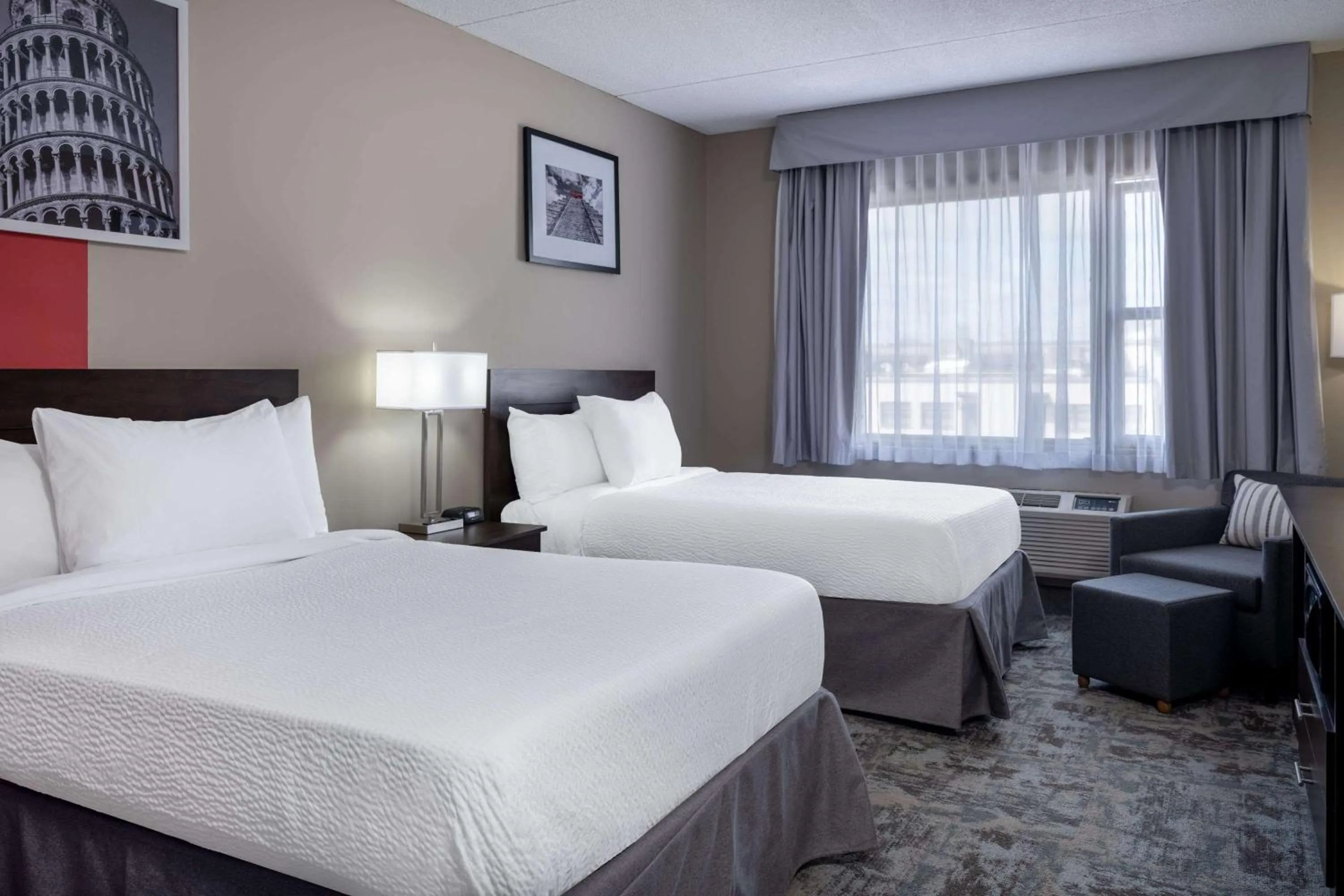 Photo of the whole room, Bed in Ramada by Wyndham Thunder Bay Airlane Hotel