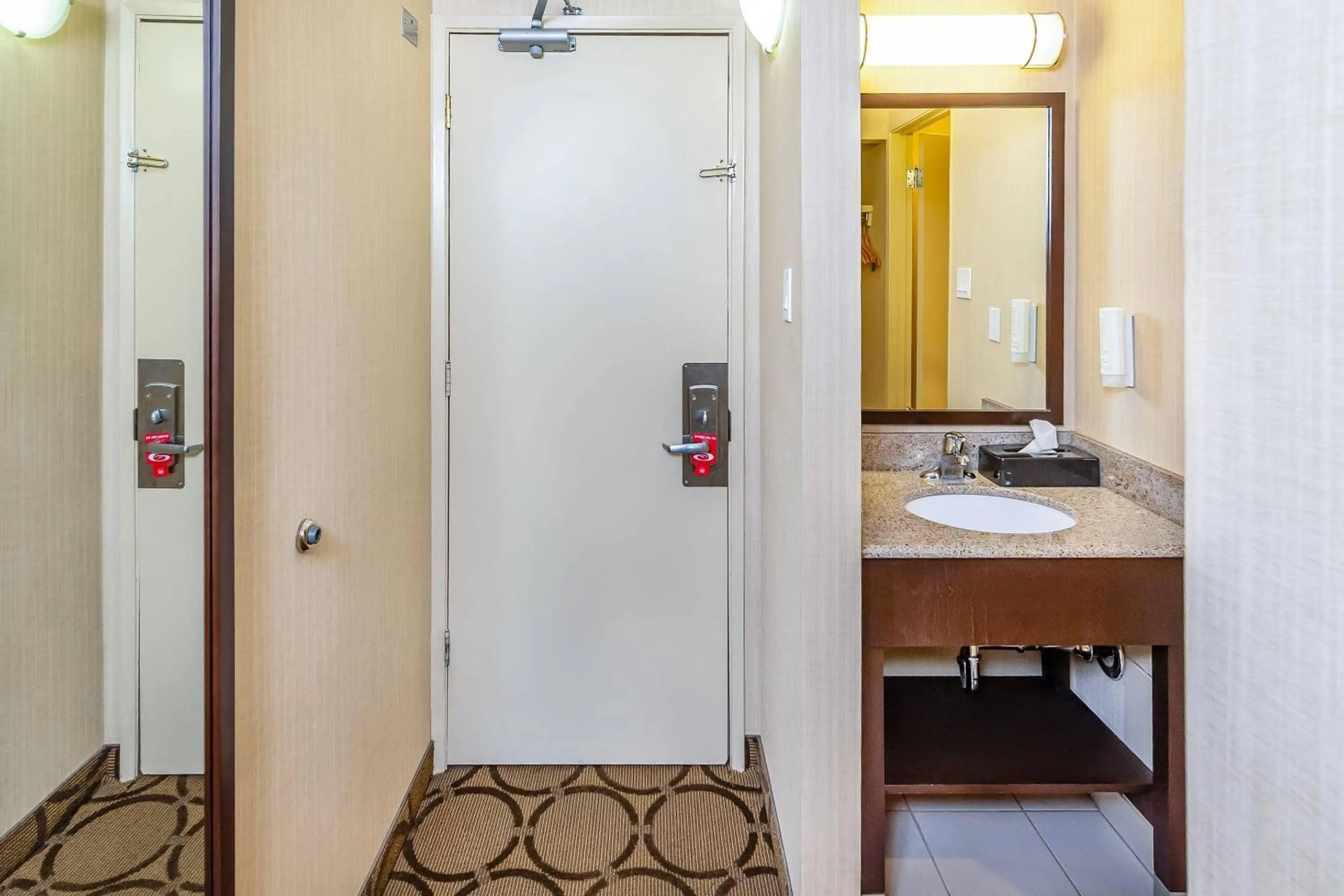 Bedroom in Econo Lodge