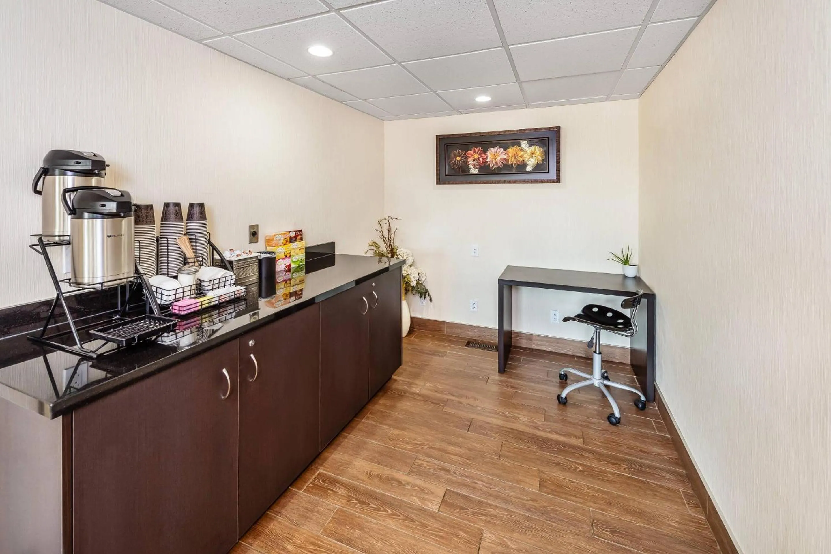 Breakfast in Econo Lodge