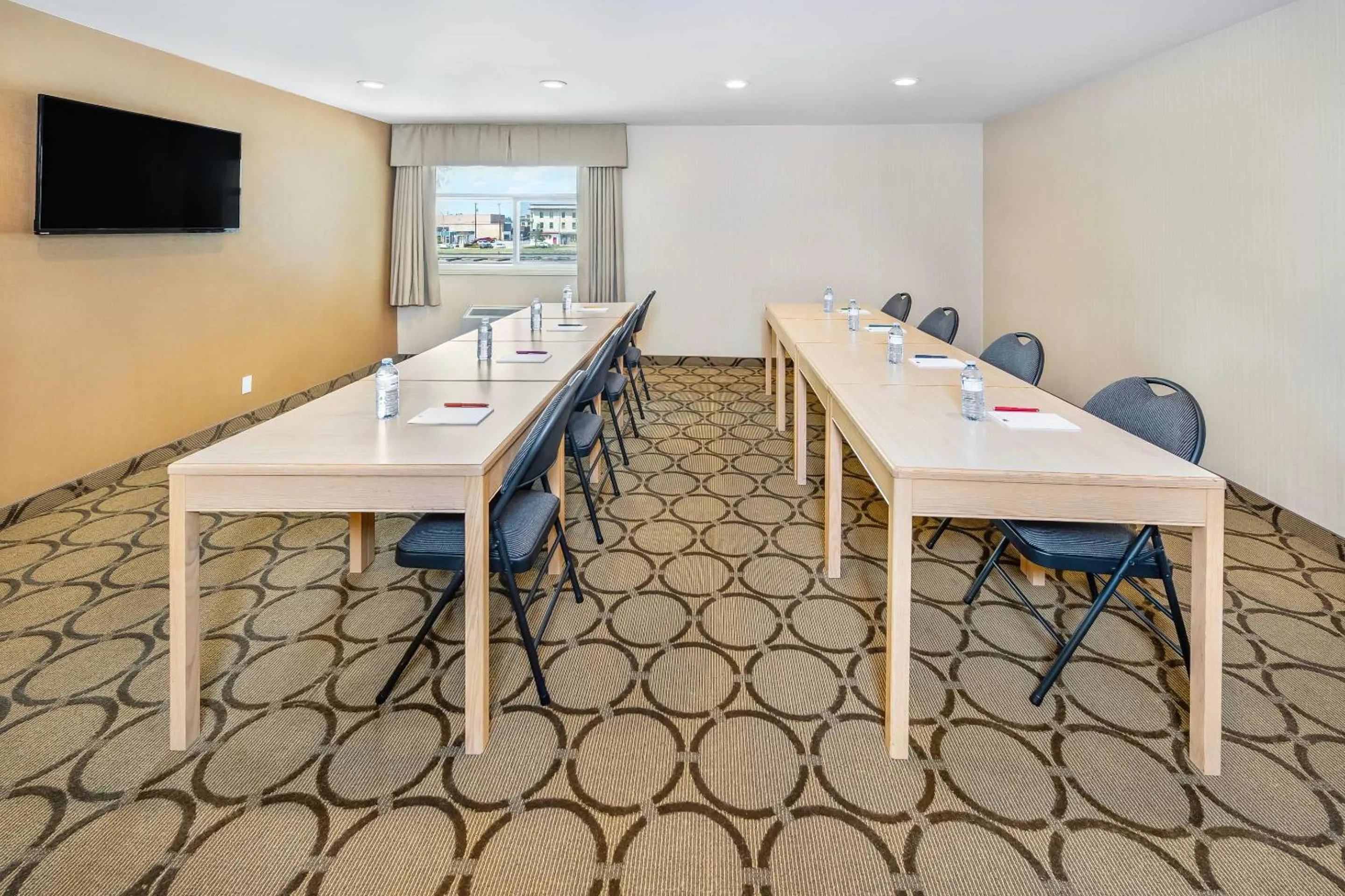 Meeting/conference room in Econo Lodge