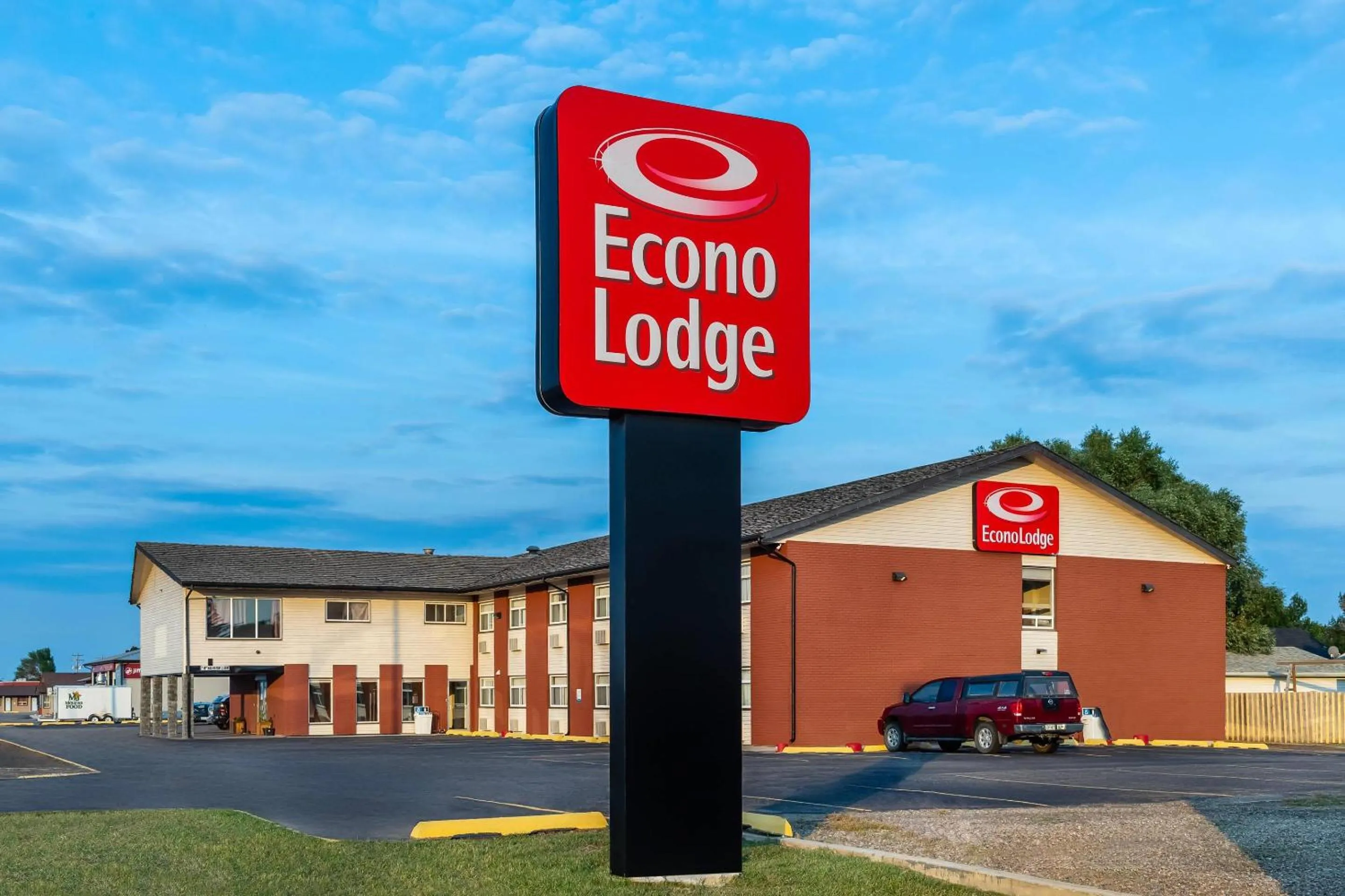 Property building in Econo Lodge