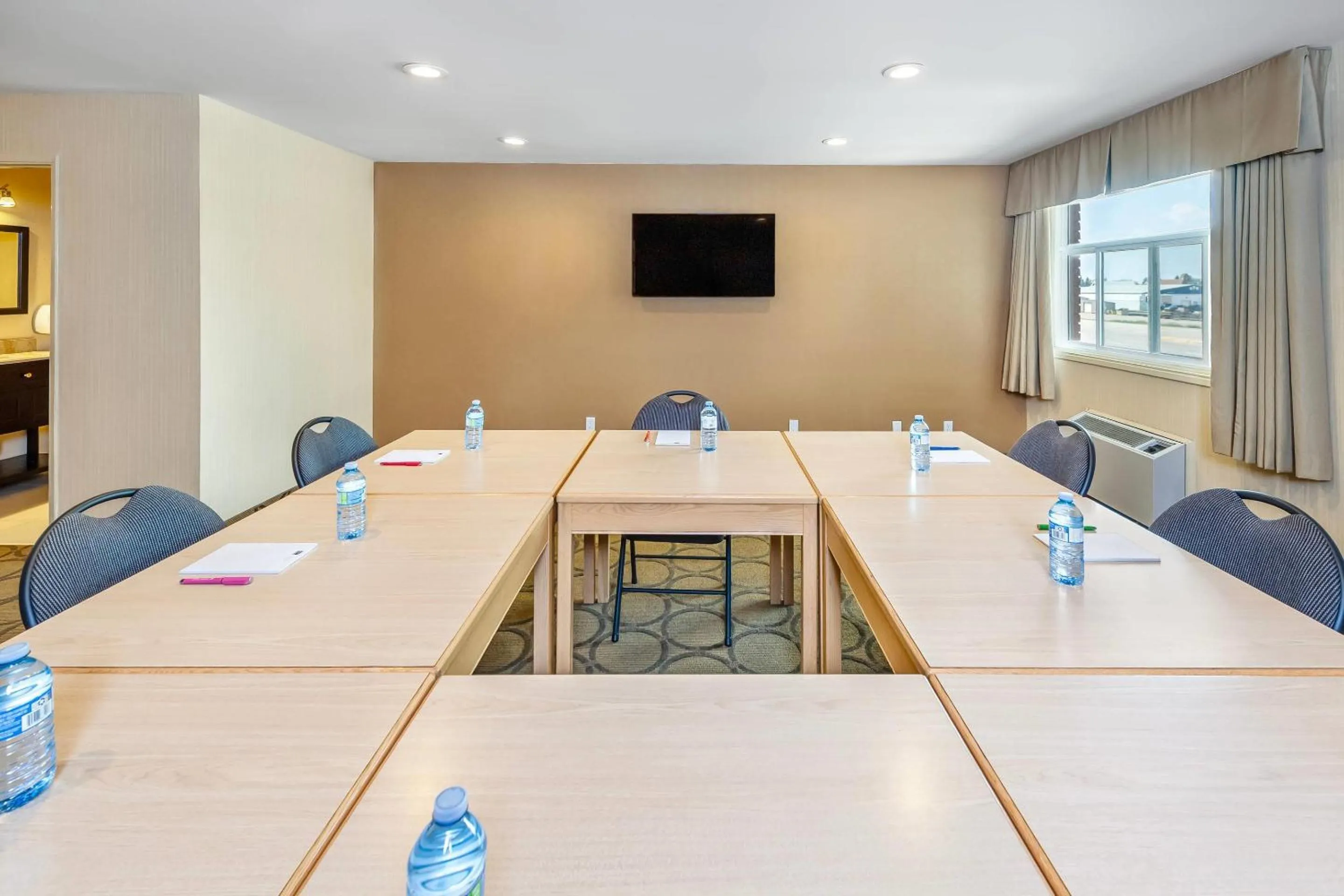 Meeting/conference room in Econo Lodge