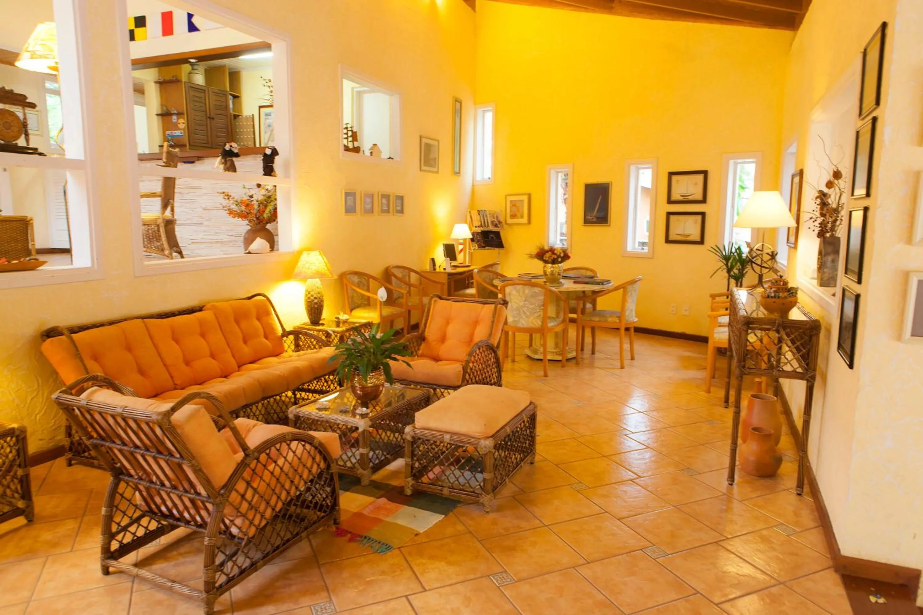 Lounge or bar in Hotel Ilhasol