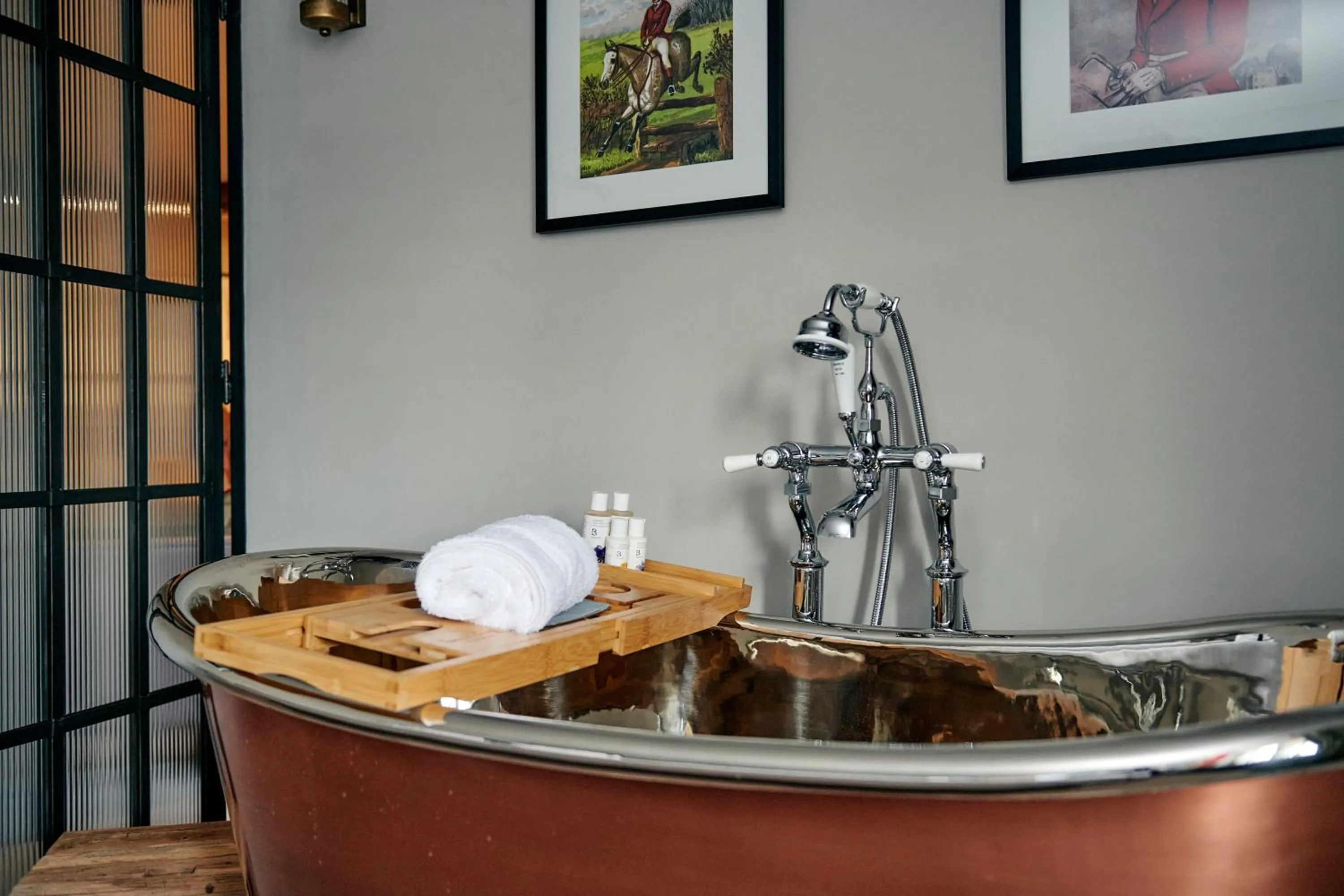 Bathroom in Hare and Hounds - Newbury