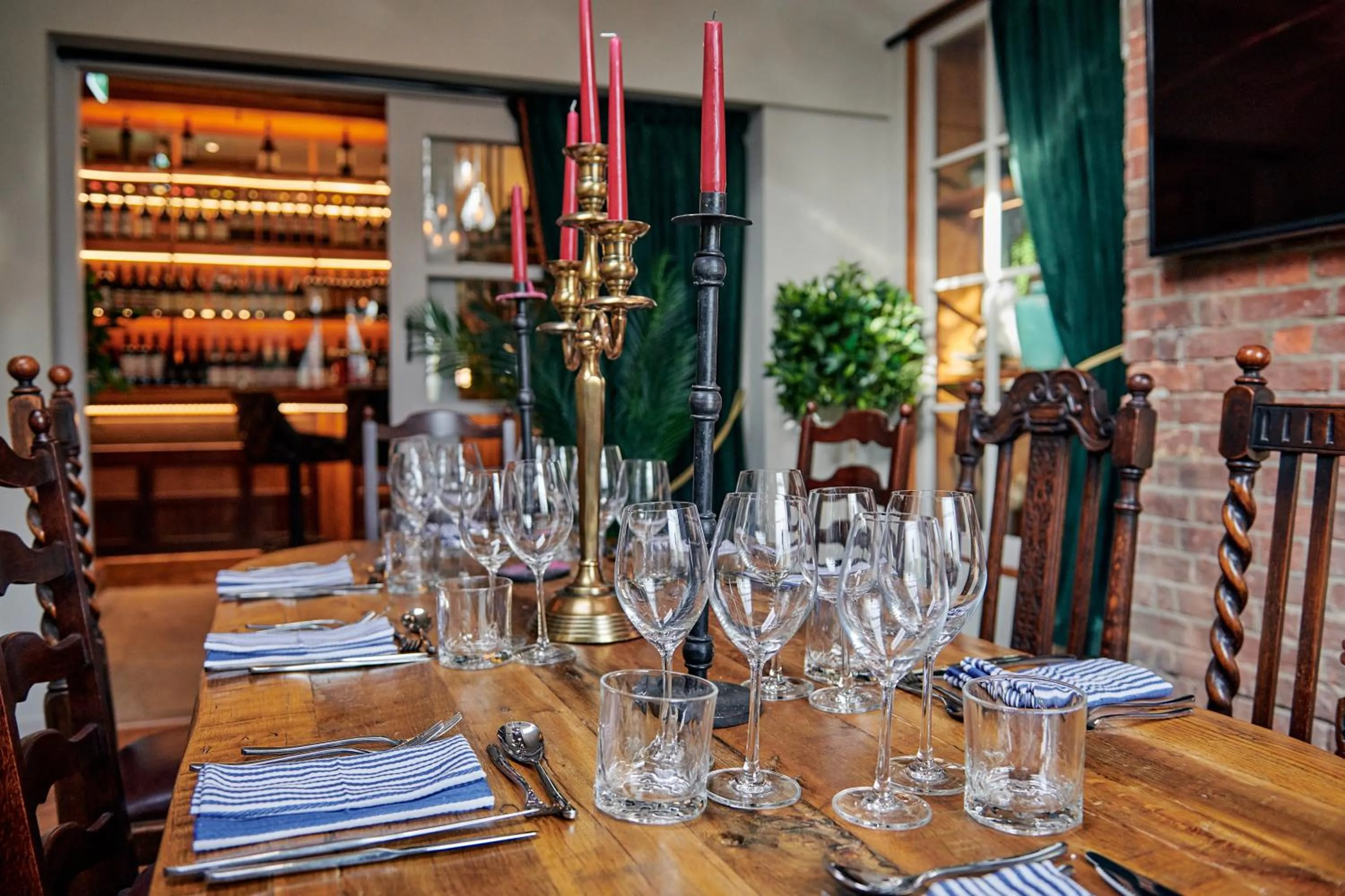 Restaurant/places to eat in Hare and Hounds - Newbury