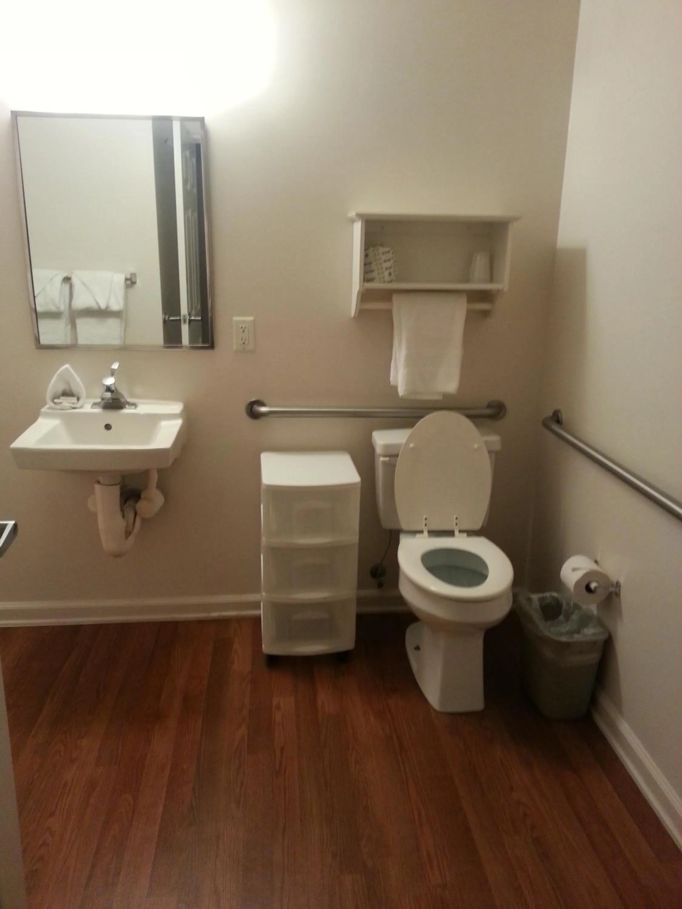 Bathroom in Affordable Suites Florence