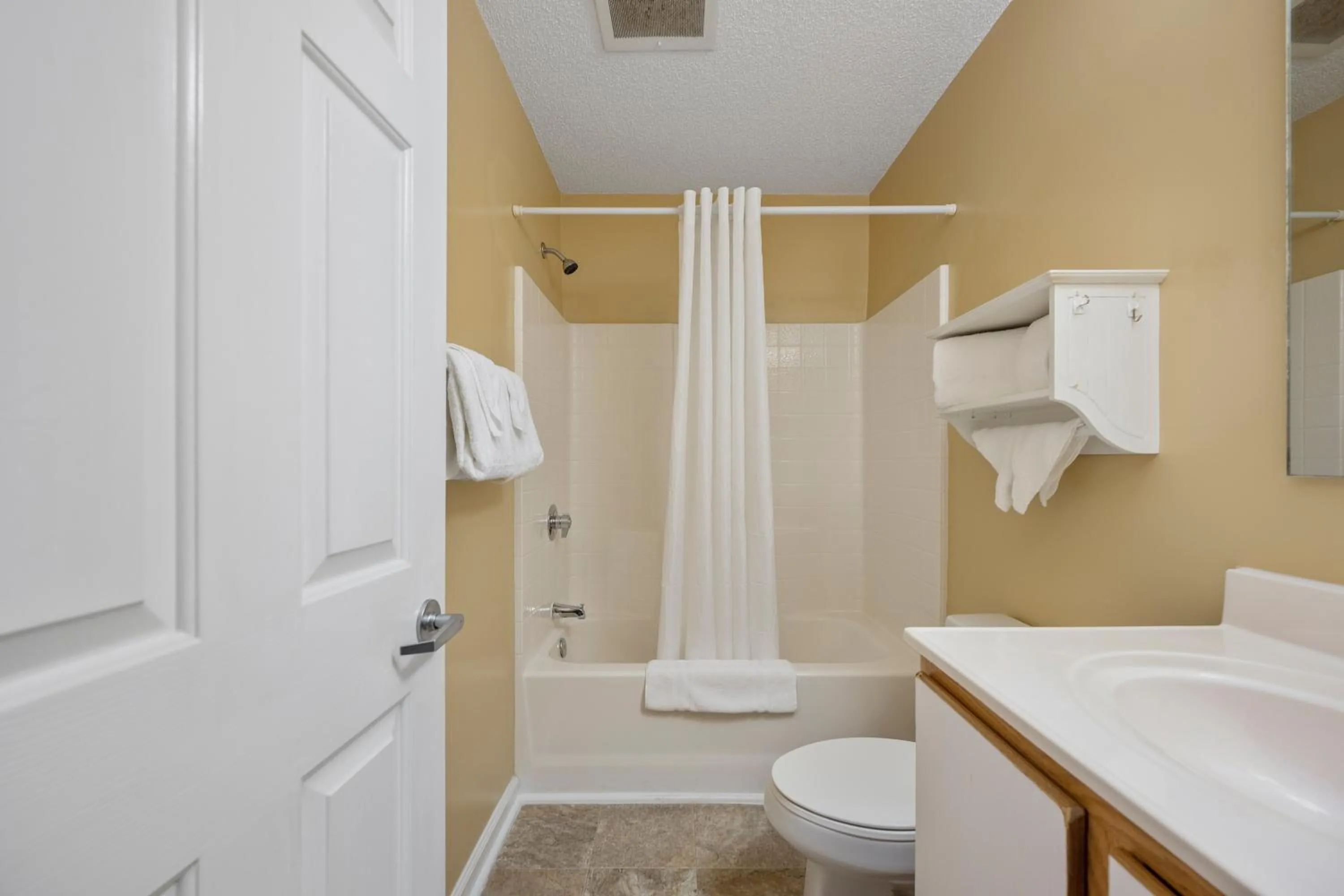 Bathroom in Affordable Suites Myrtle Beach