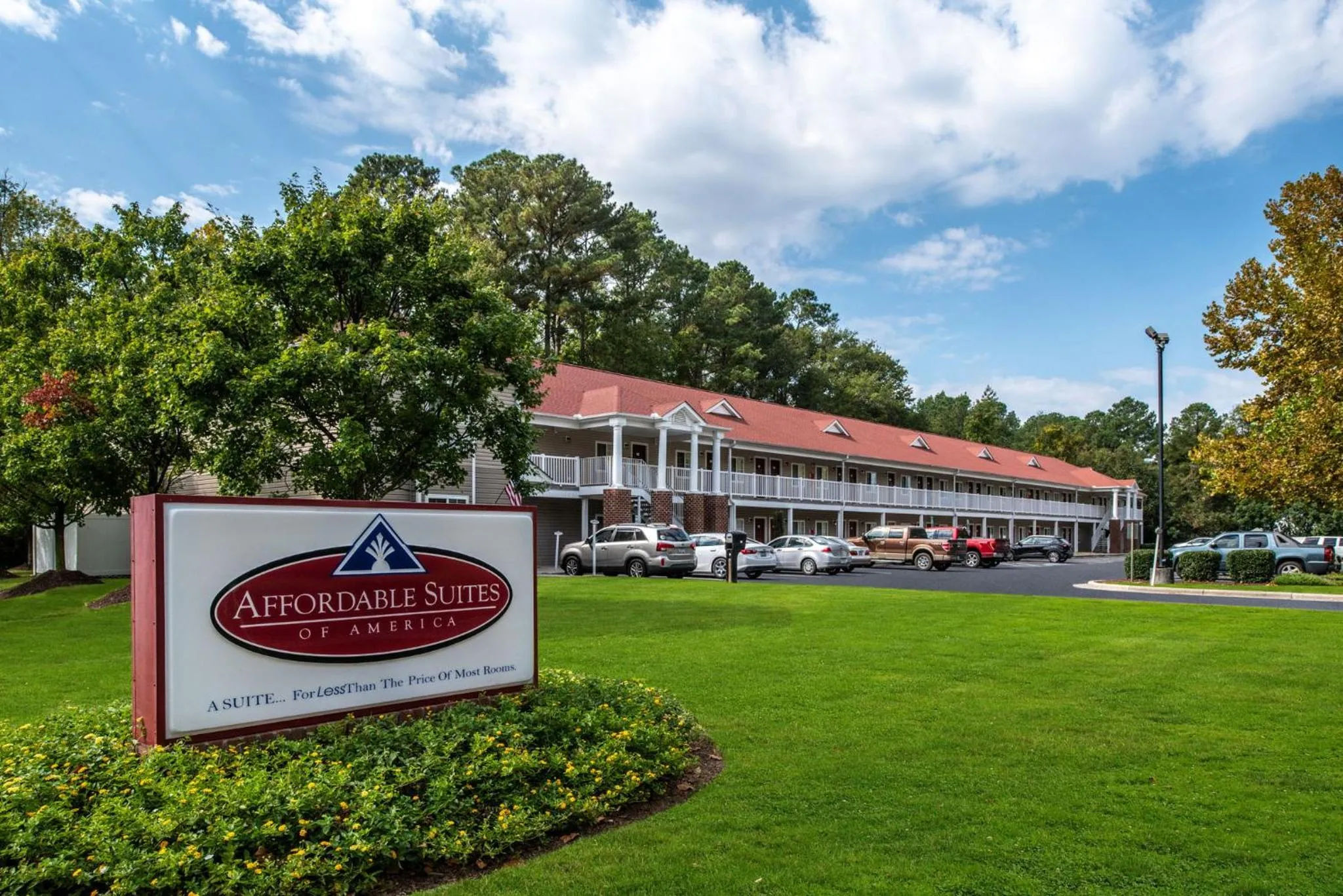 Property building in Affordable Suites Greenville