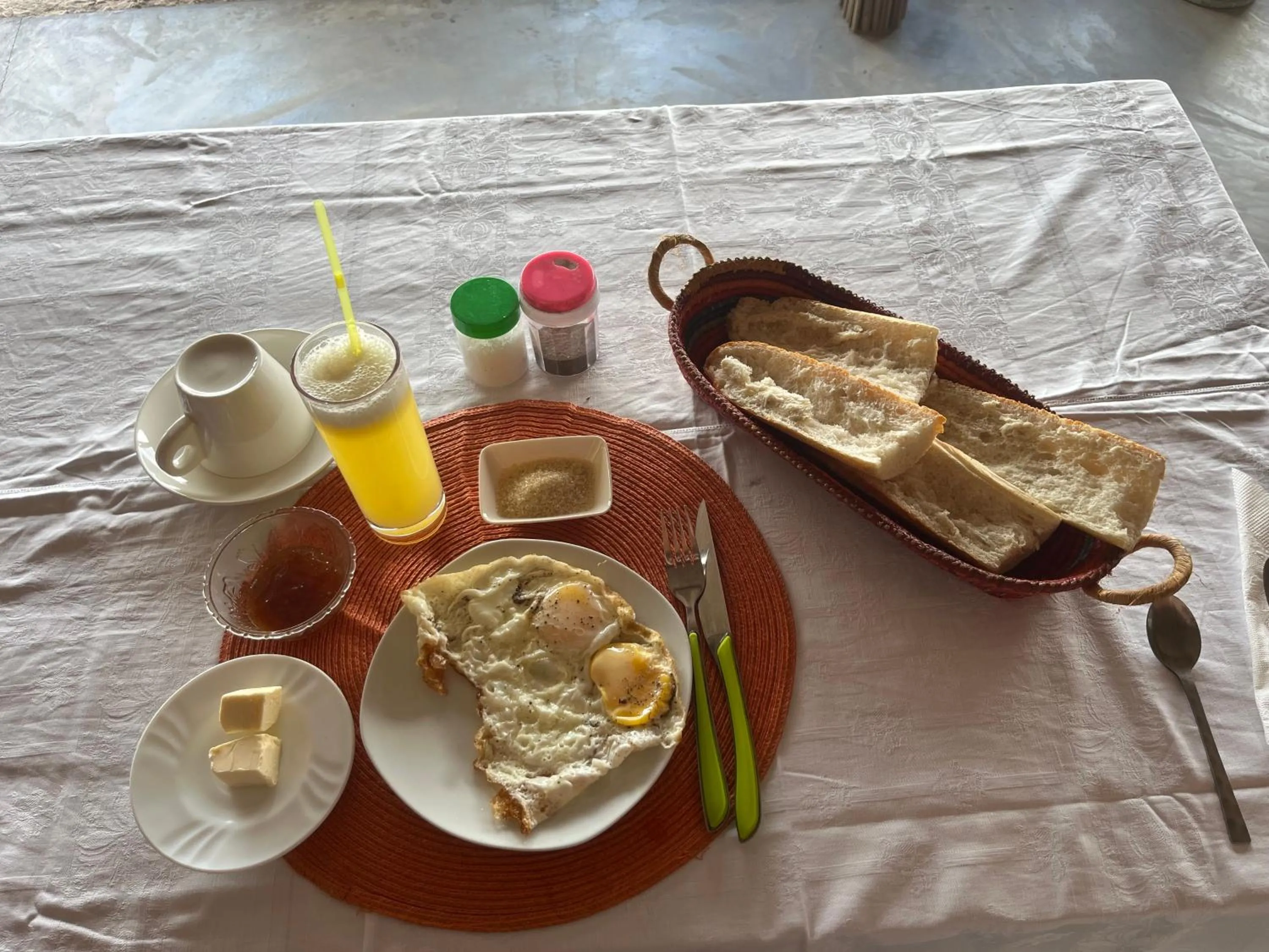 Breakfast in Le Rocher