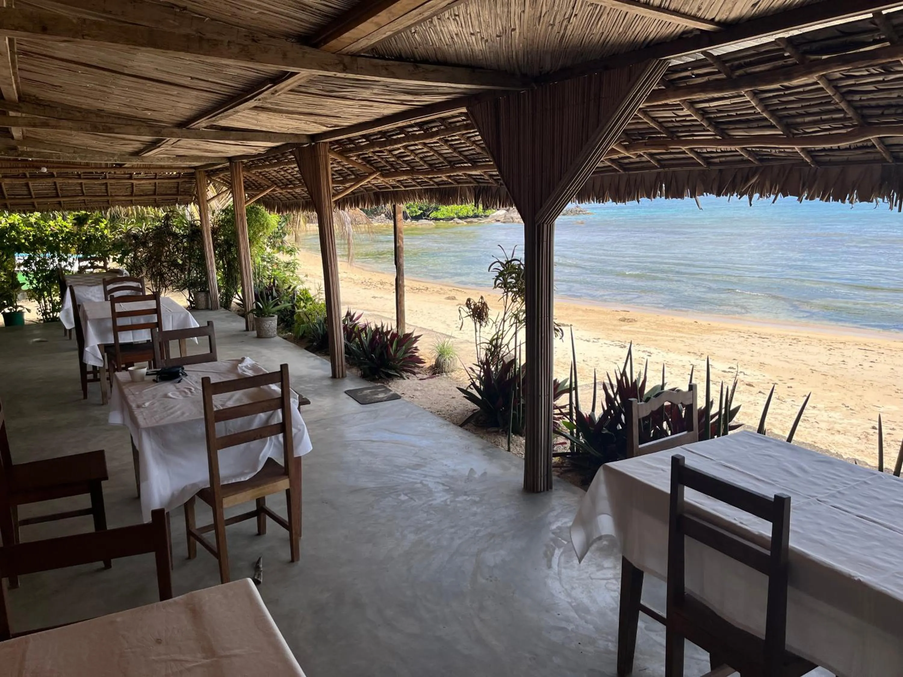 Restaurant/places to eat in Le Rocher