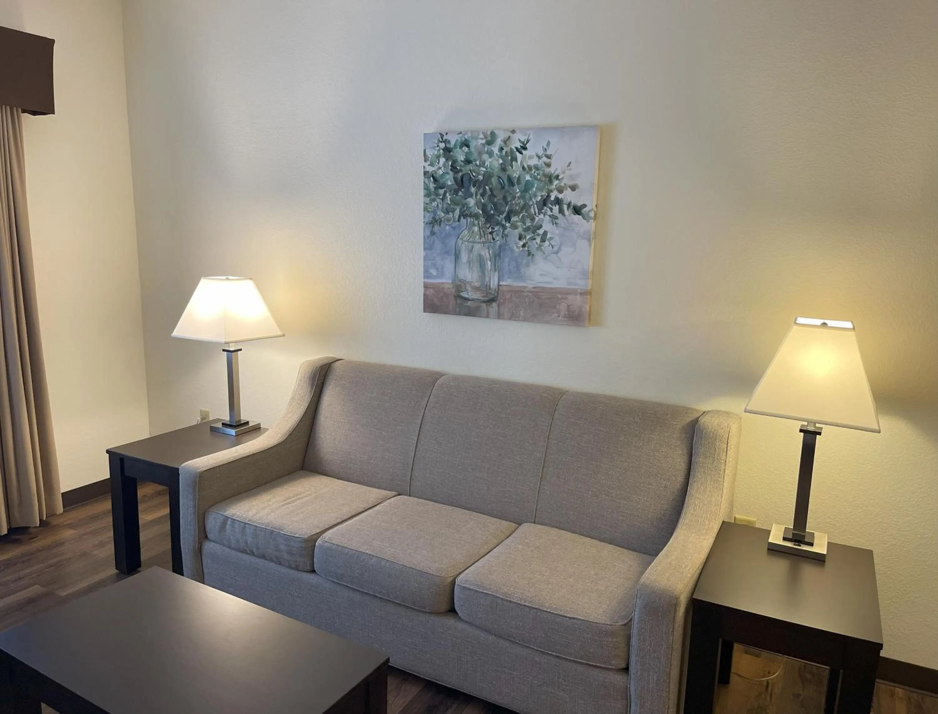 Bedroom in Best Western Plus Valdosta Hotel & Suites