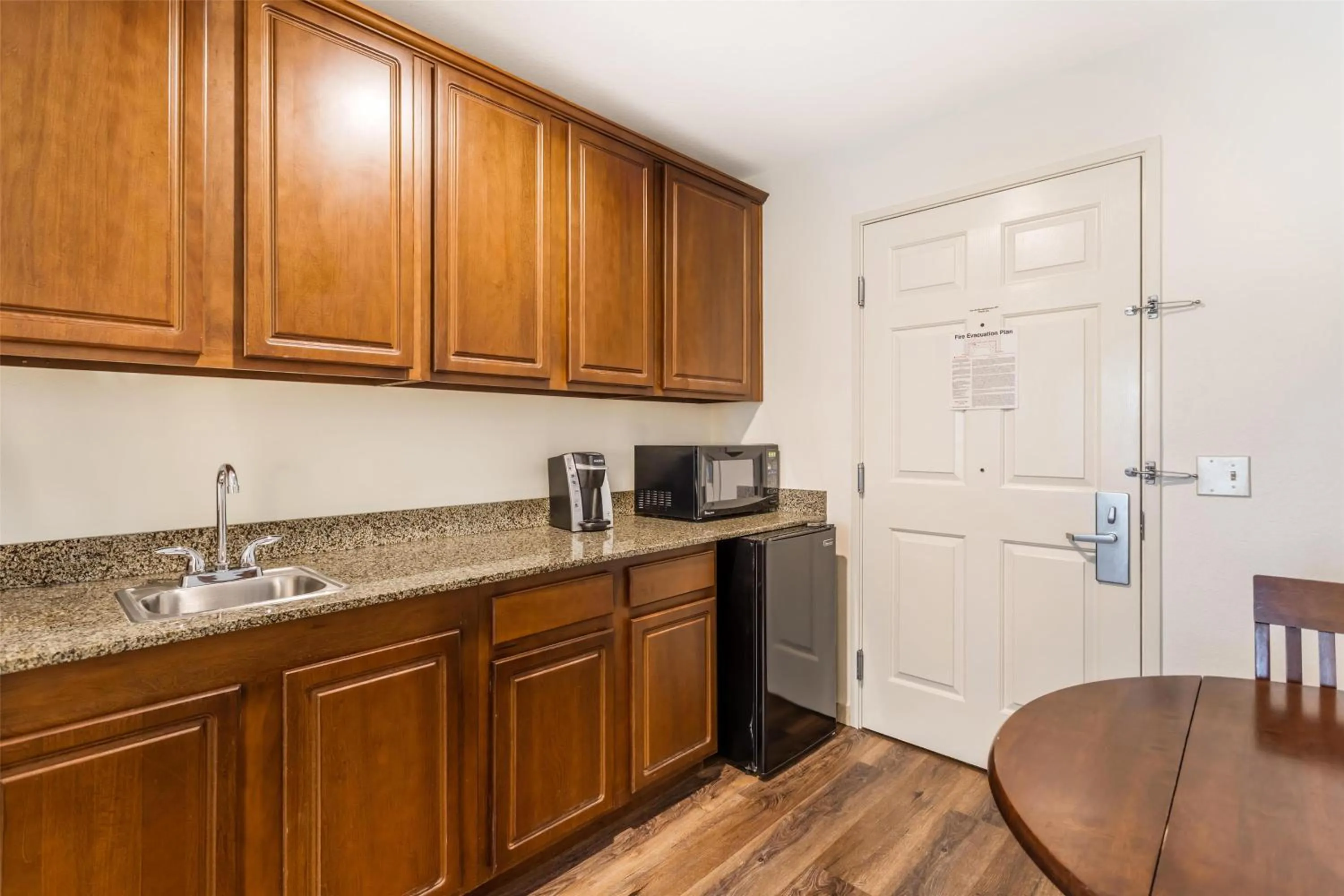 Bedroom in Best Western Plus Valdosta Hotel & Suites