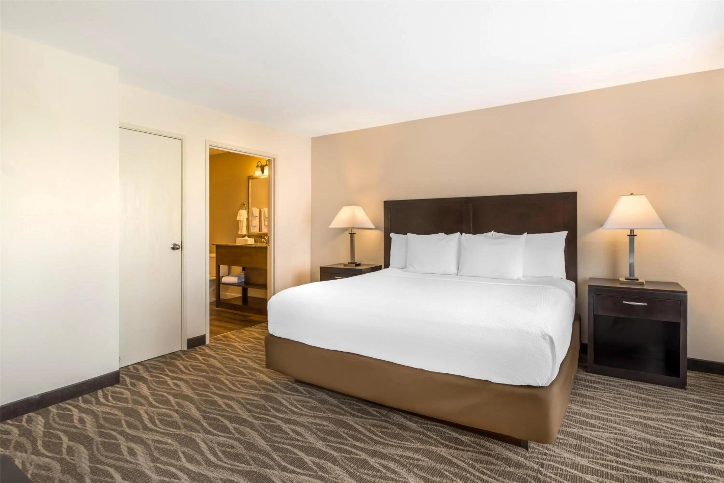 Bedroom, Bed in Best Western Plus Valdosta Hotel & Suites