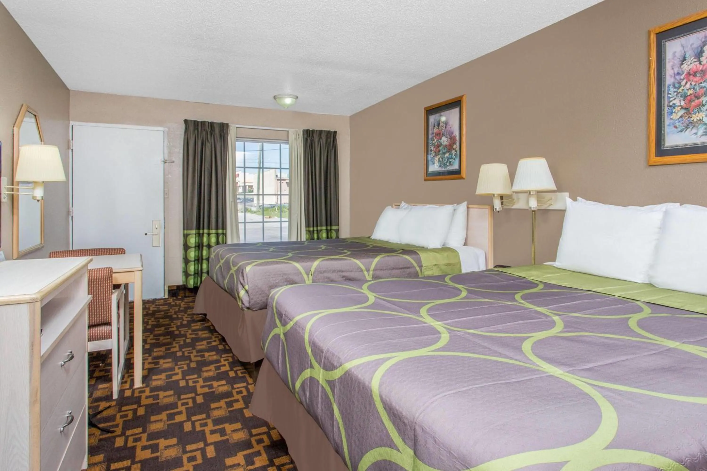 Photo of the whole room, Bed in Super 8 by Wyndham Antioch/Nashville South East