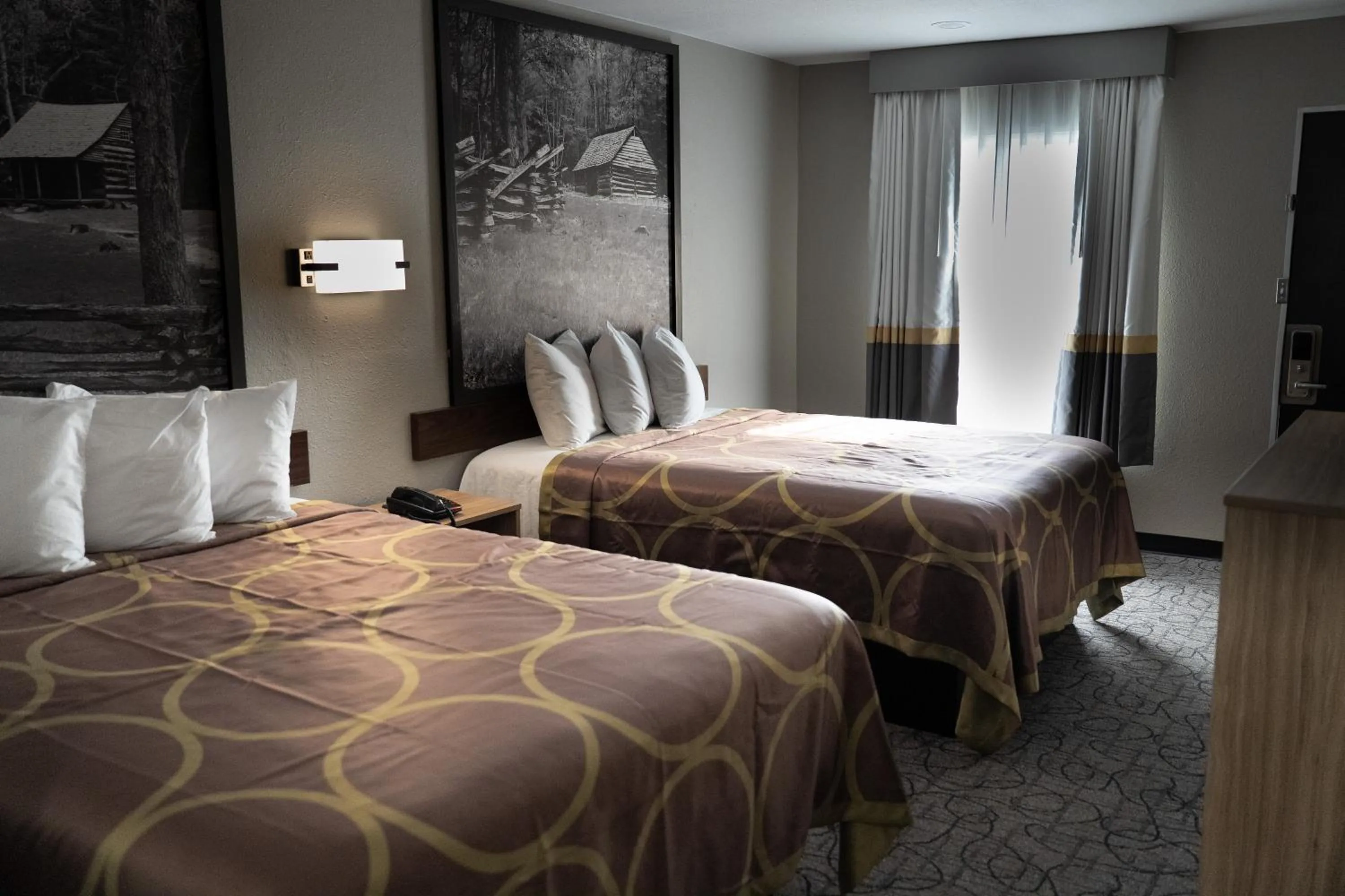 Bed in Super 8 by Wyndham Antioch/Nashville South East