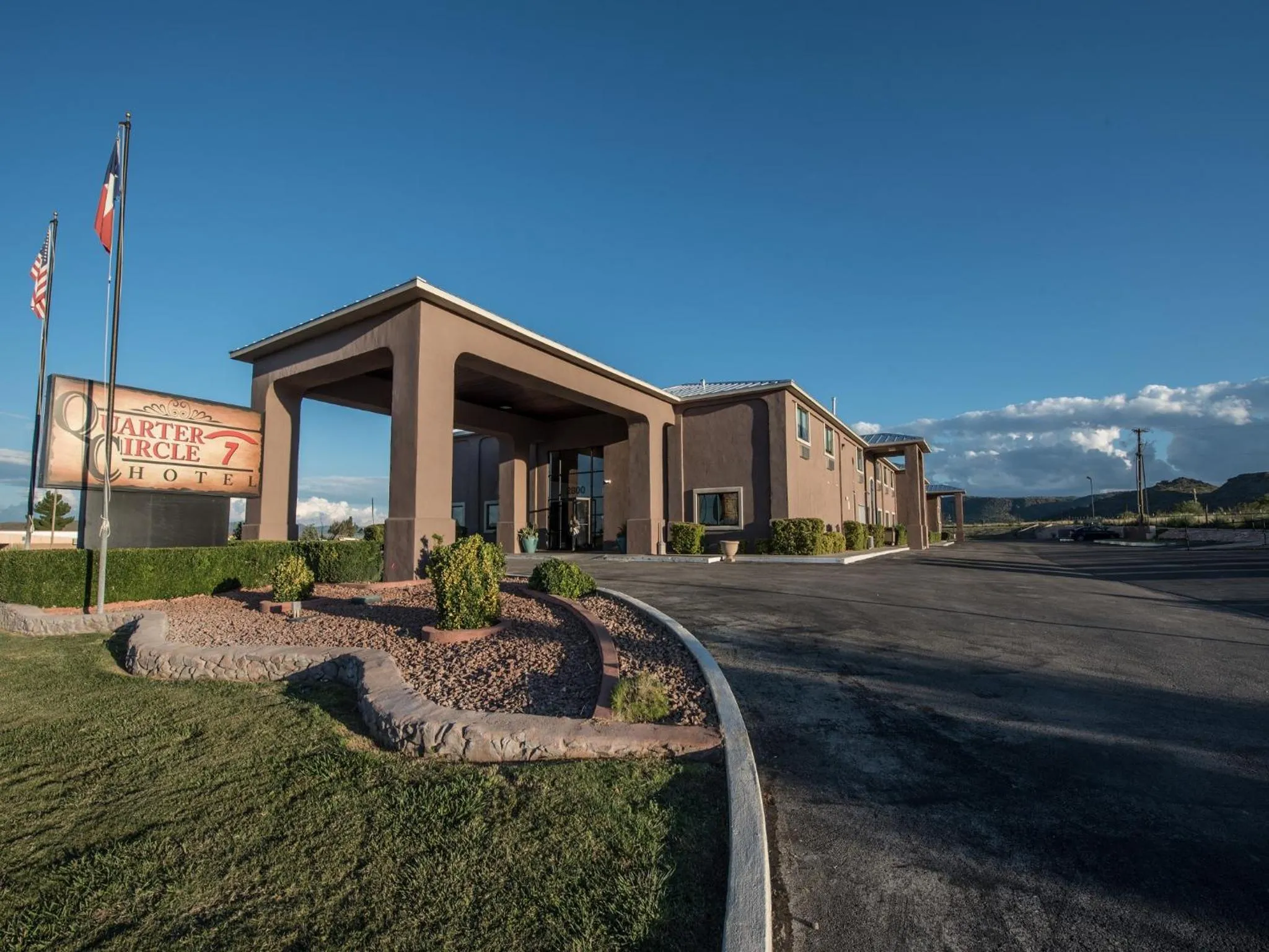 Facade/entrance in Hotel Parker at Quarter Circle 7
