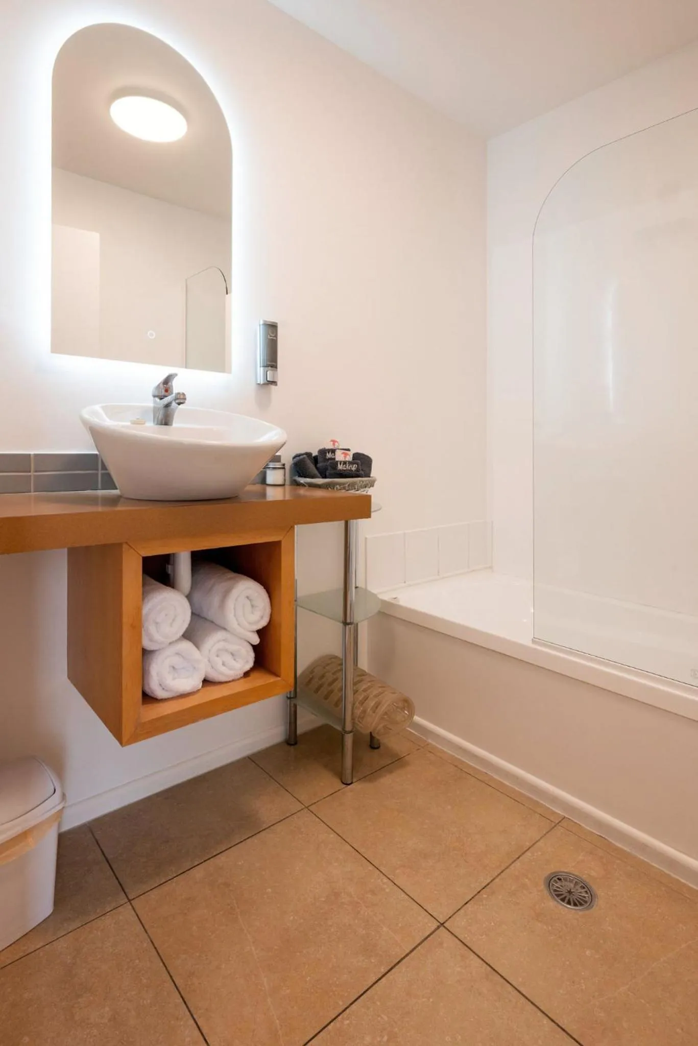 Shower in Tussock Peak Lodge