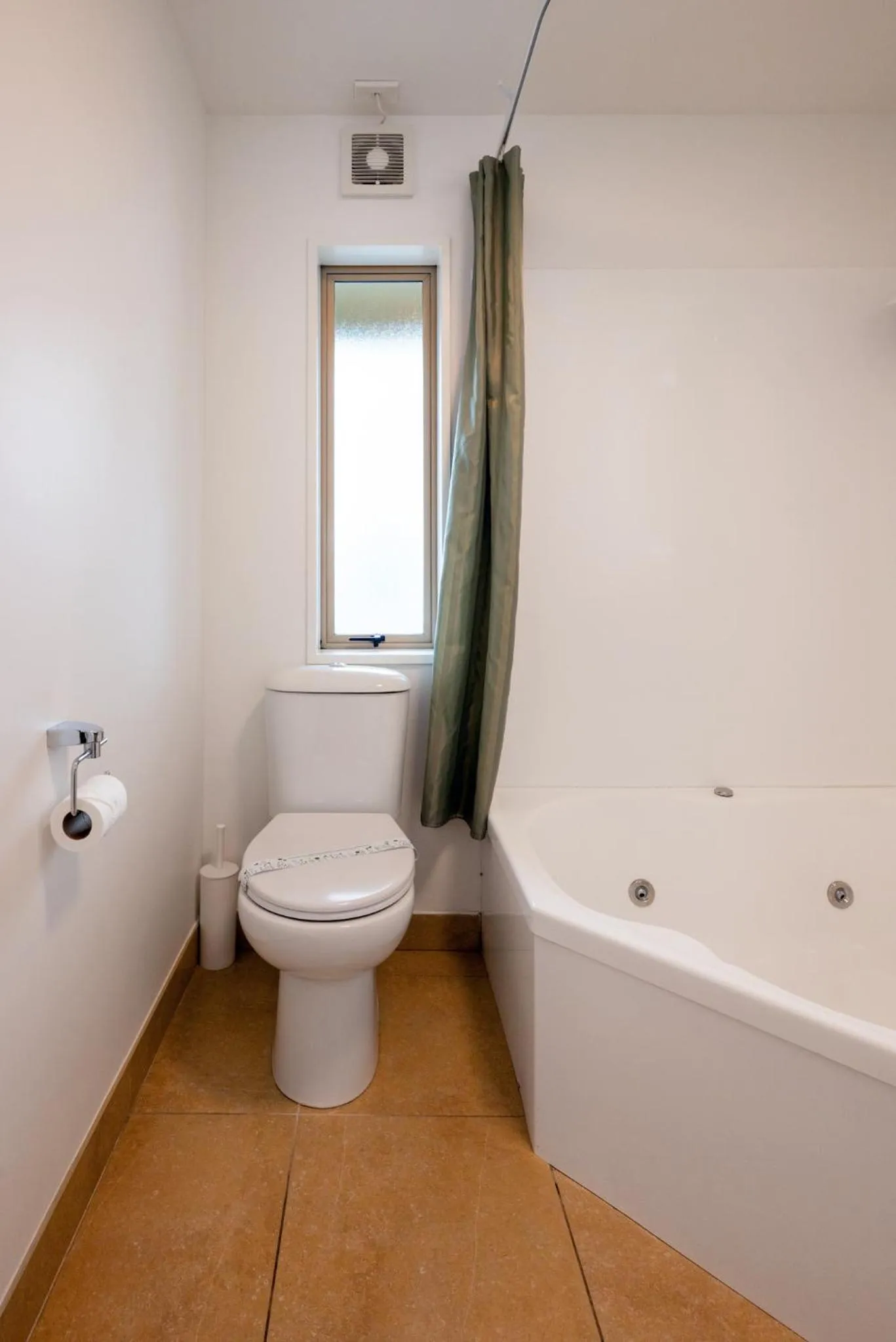 Toilet in Tussock Peak Lodge