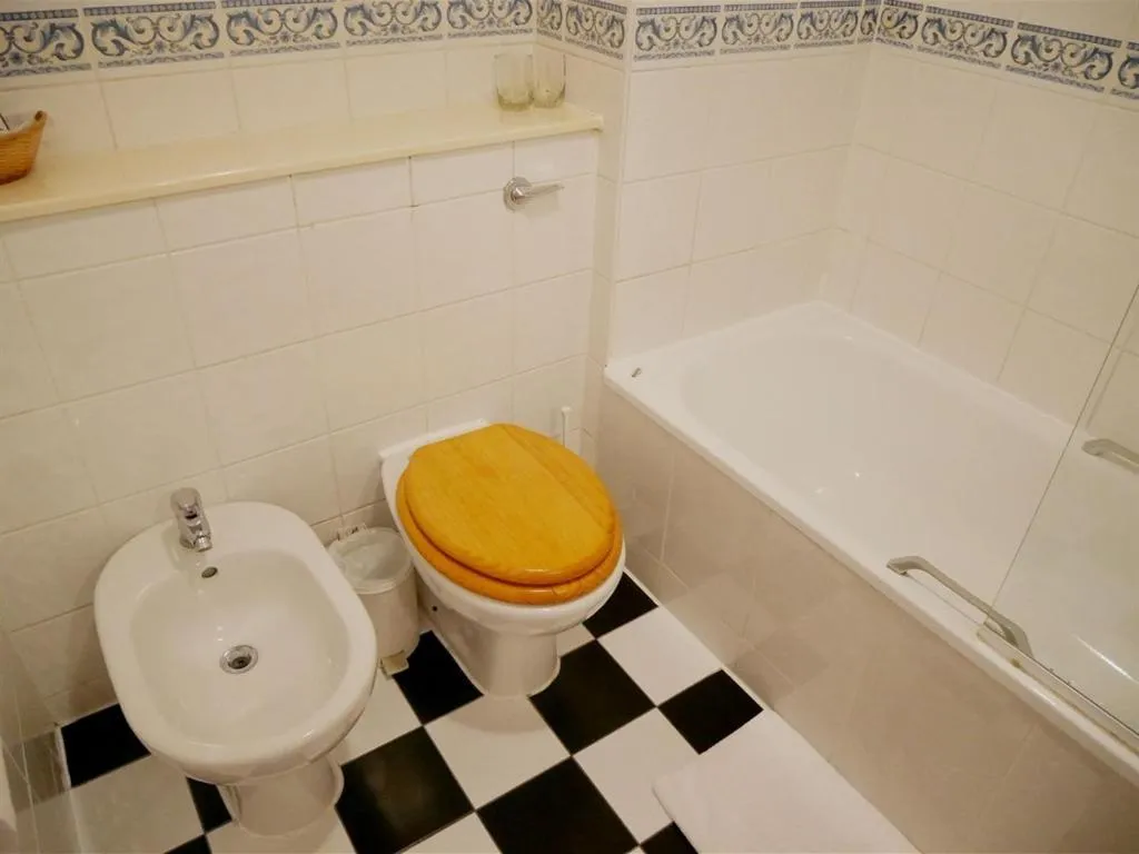 Bathroom in The Gresham Hotel