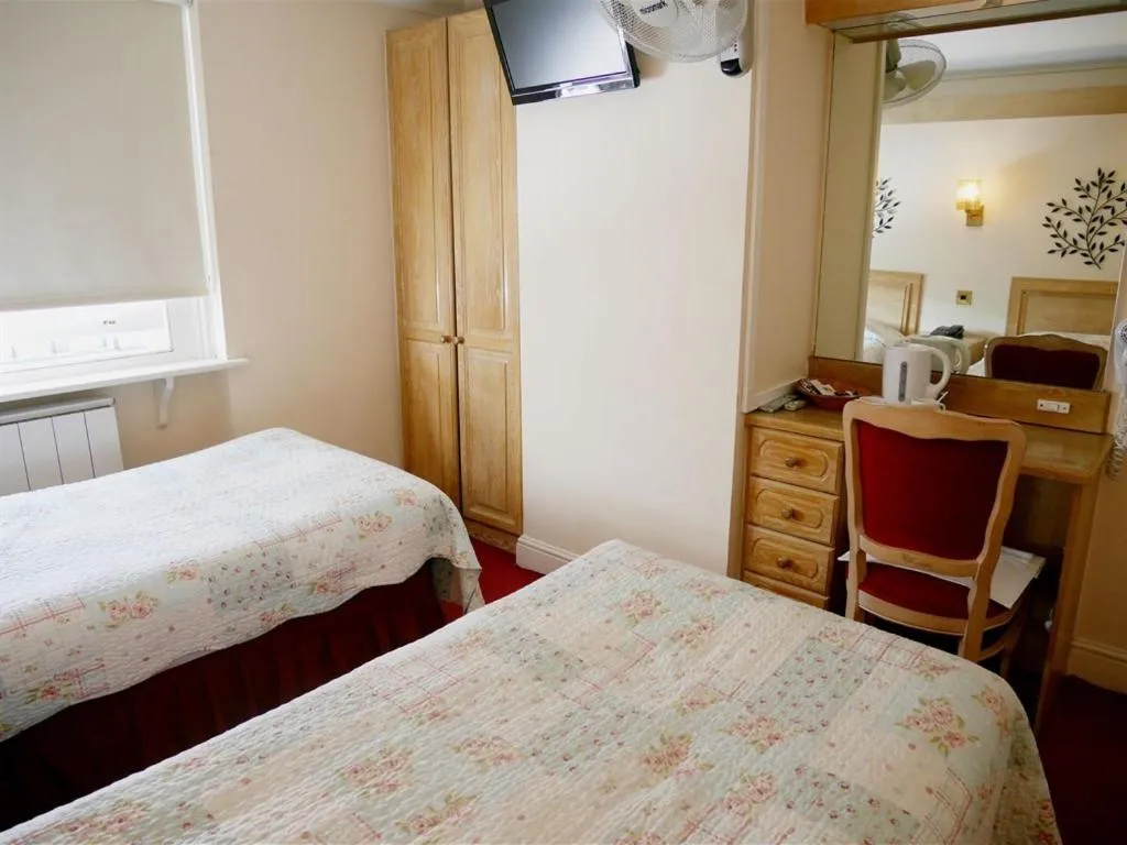 Bedroom, Bed in The Gresham Hotel