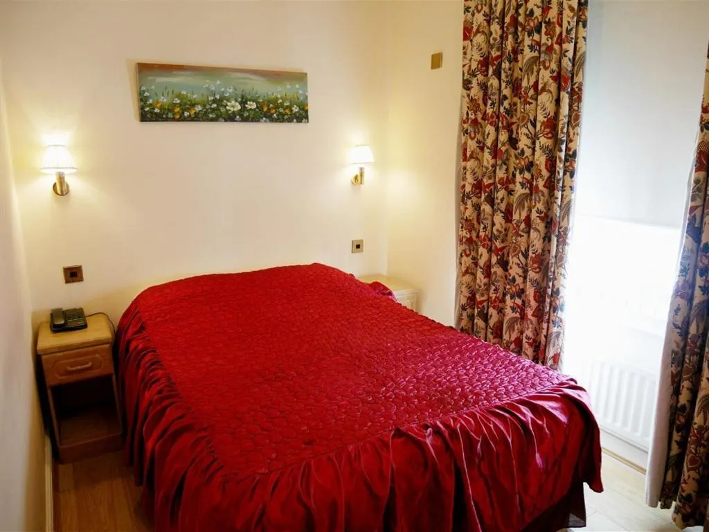 Bedroom, Bed in The Gresham Hotel