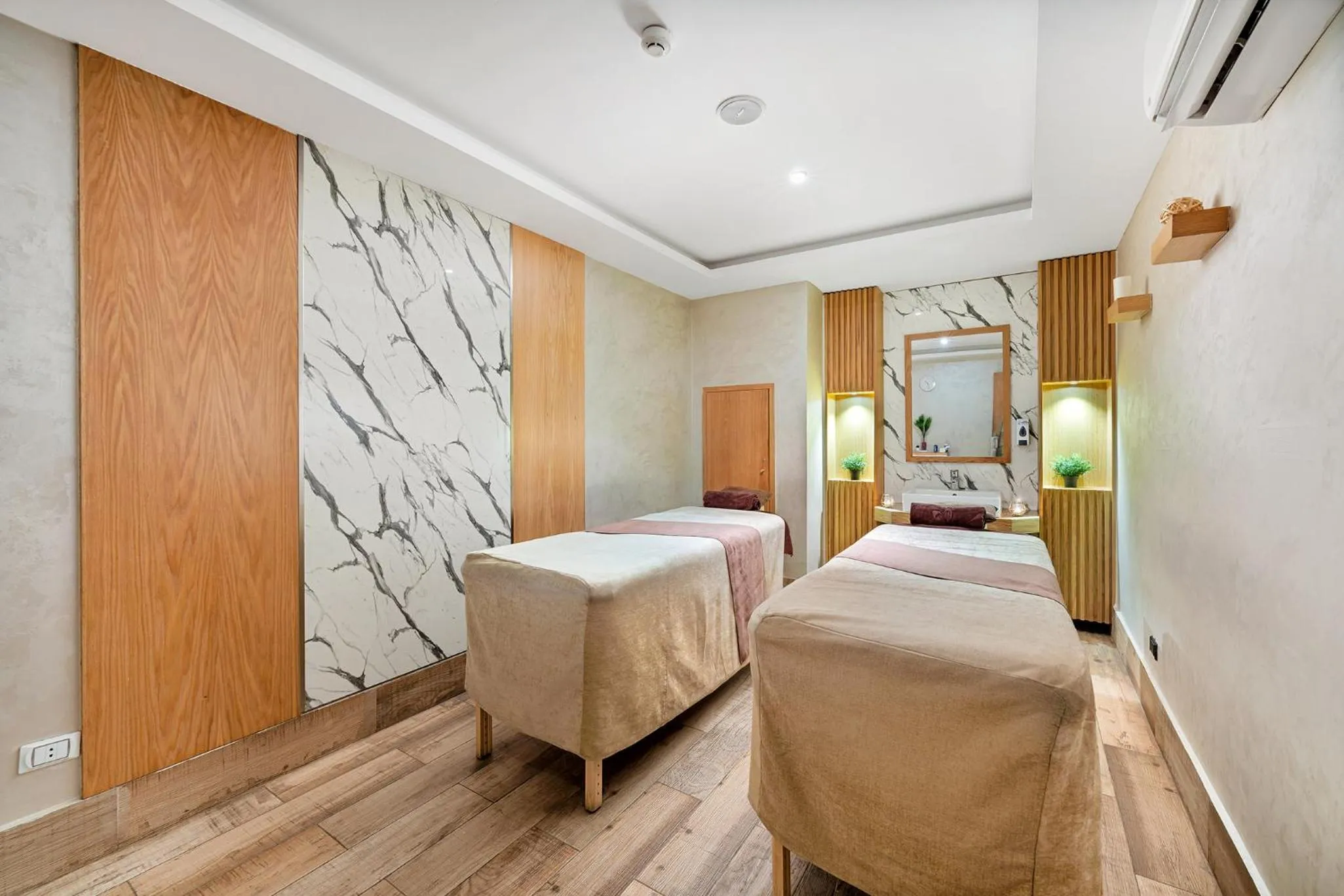 Massage, Bed in Steigenberger Pure Lifestyle (Adults Only)