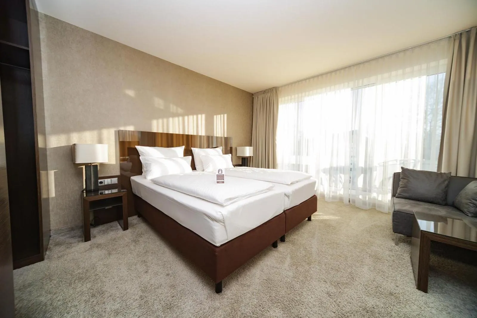 Bed in l'Arrivée Hotel & Spa